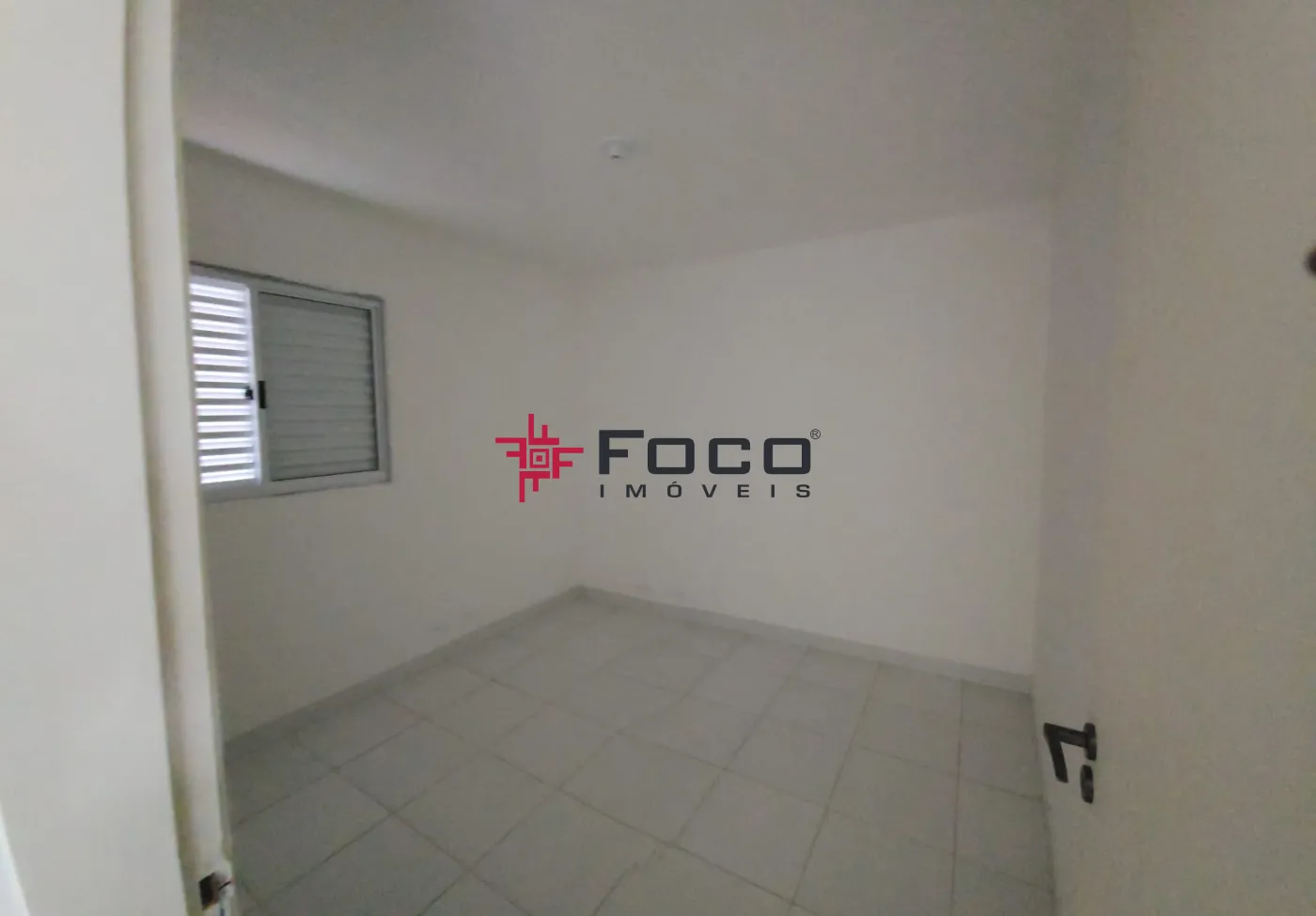 Alugar Casa / Condom&iacute;nio em S&atilde;o Jos&eacute; dos Campos R$ 2.500,00 - Foto 4