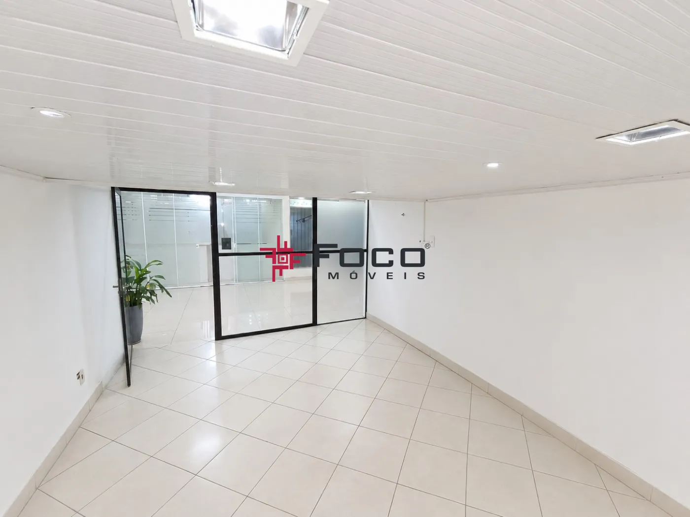Alugar Comercial / Sala em S&atilde;o Jos&eacute; dos Campos R$ 1.500,00 - Foto 6