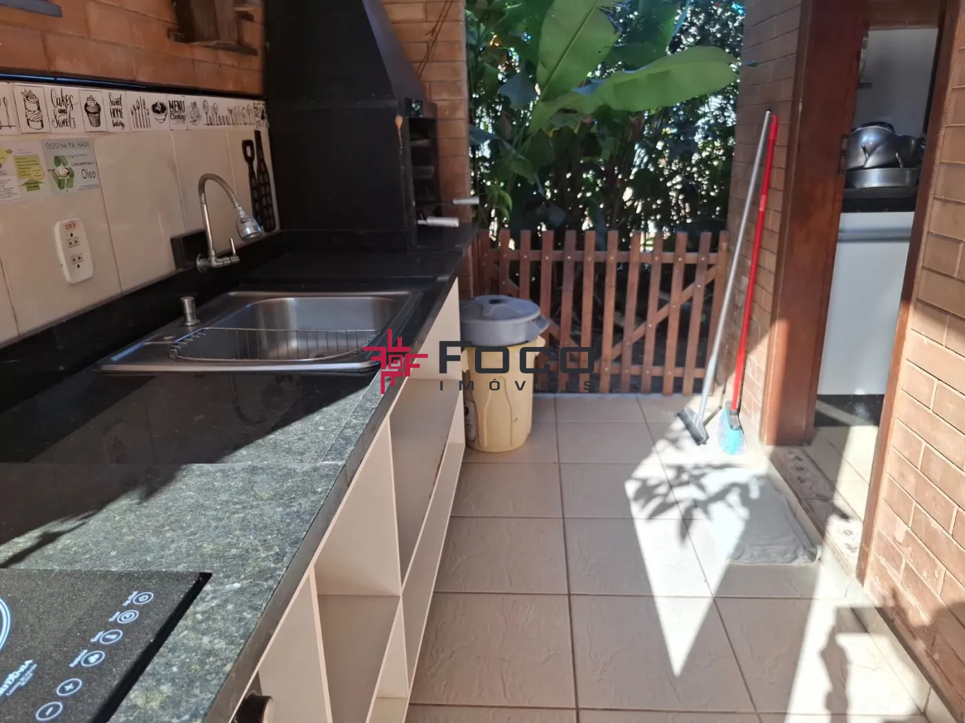 Alugar Apartamento / Padr&atilde;o em Caraguatatuba R$ 2.100,00 - Foto 10