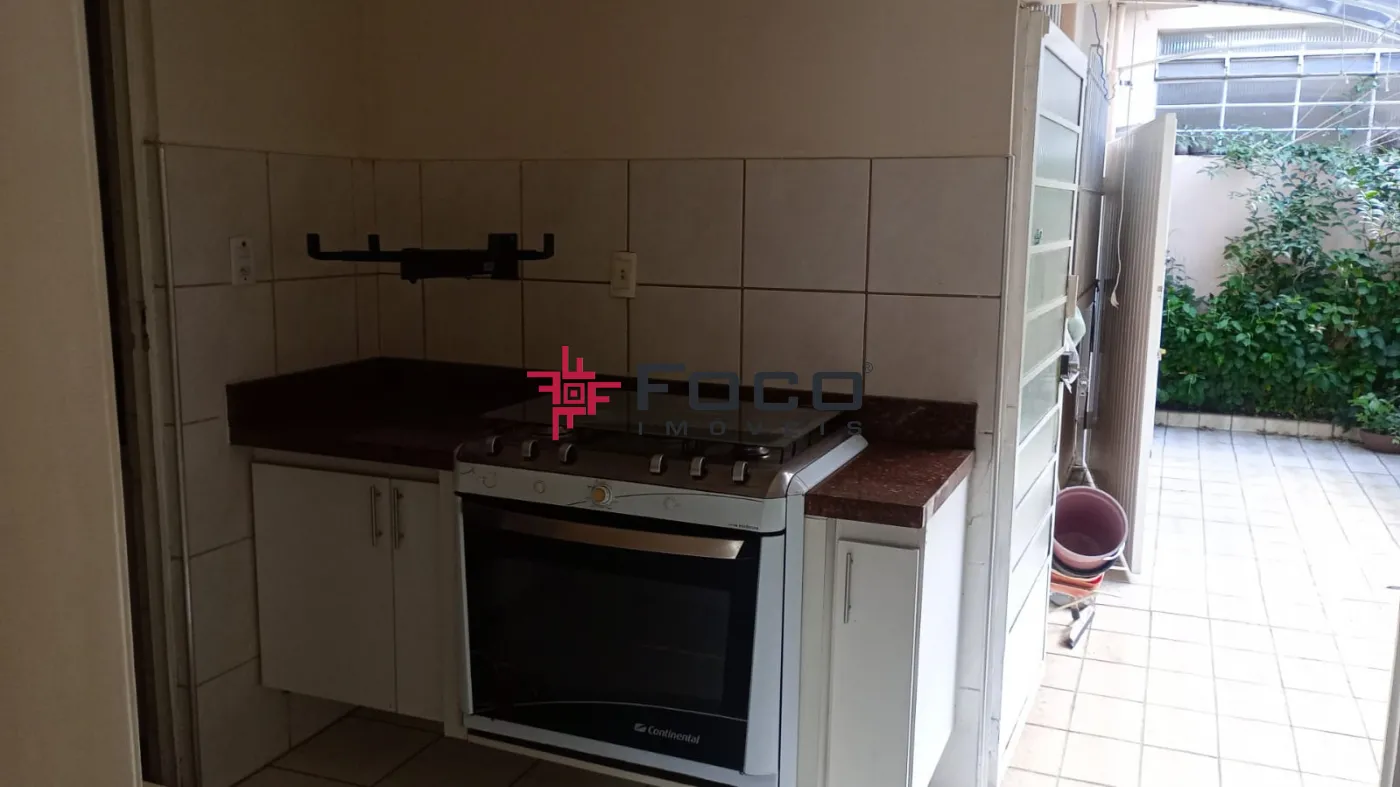 Alugar Casa / Padr&atilde;o em S&atilde;o Jos&eacute; dos Campos R$ 3.250,00 - Foto 16