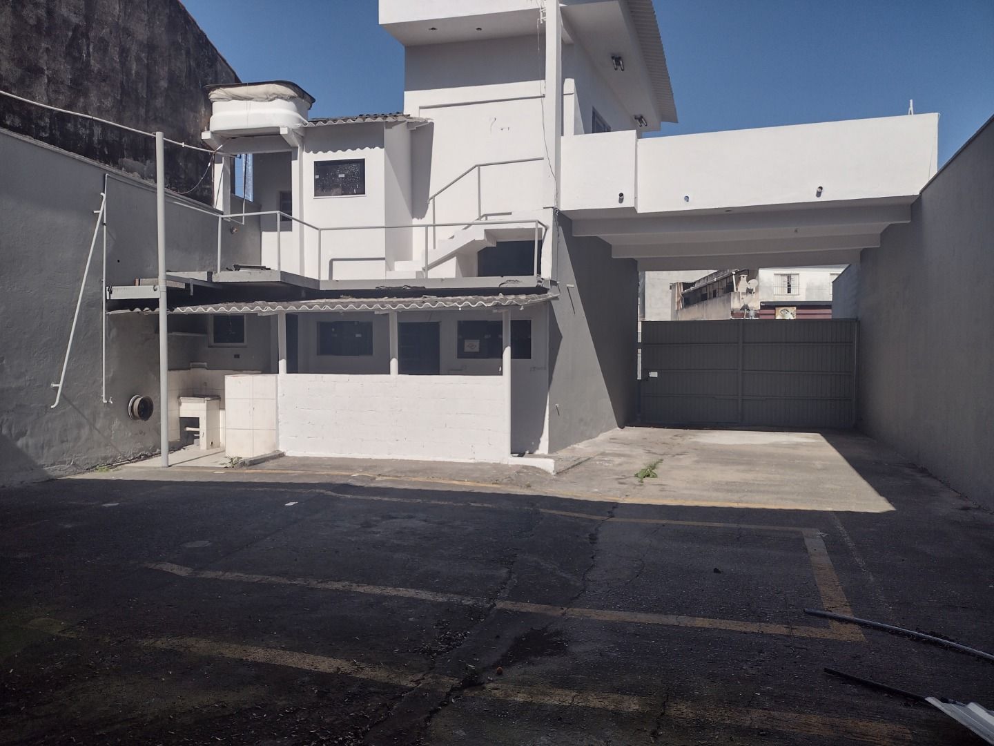 Alugar Comercial / Casa em Aruj&aacute; R$ 6.500,00 - Foto 42