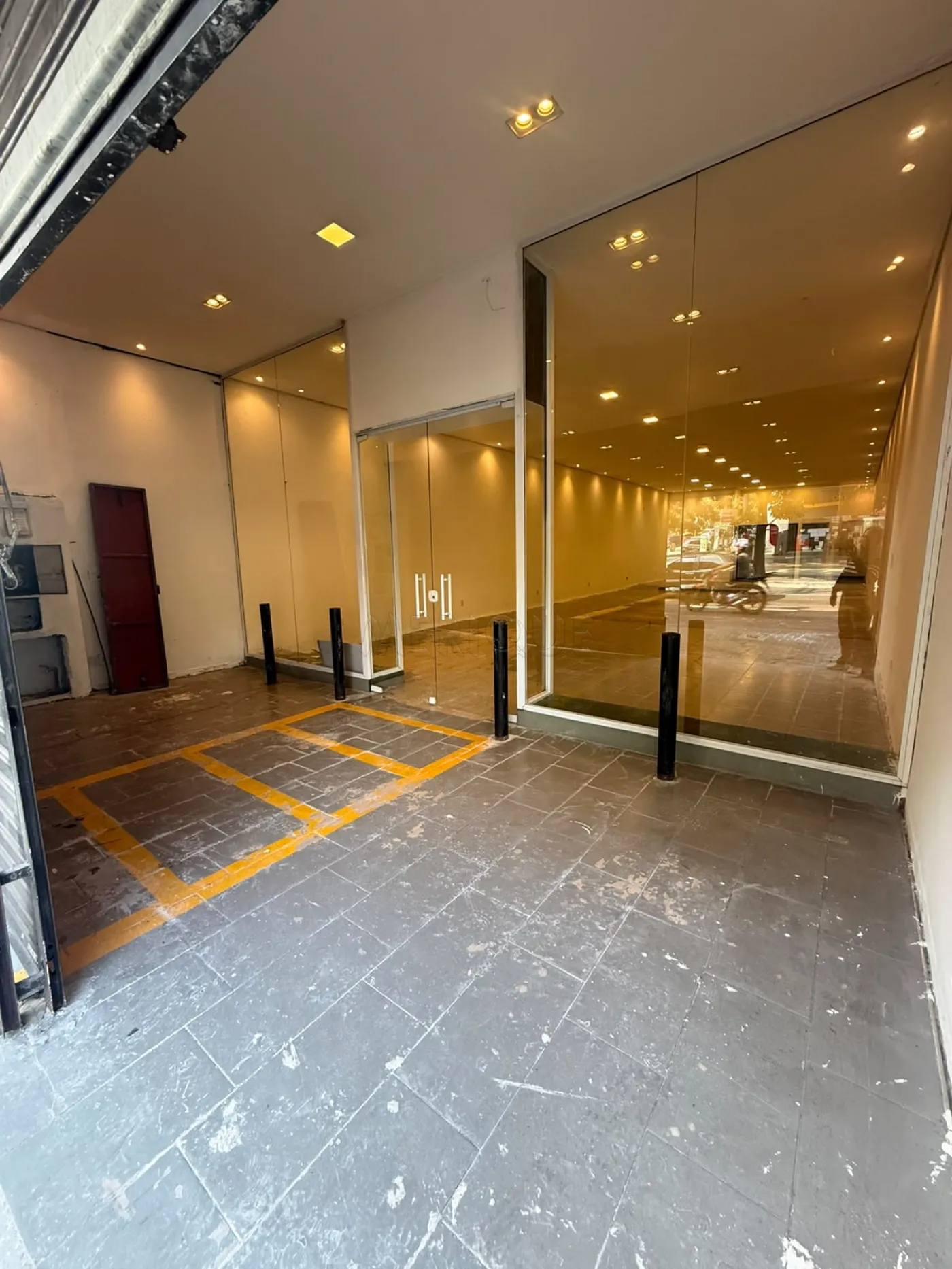 Alugar Comercial / Sal&atilde;o em S&atilde;o Paulo R$ 10.000,00 - Foto 2