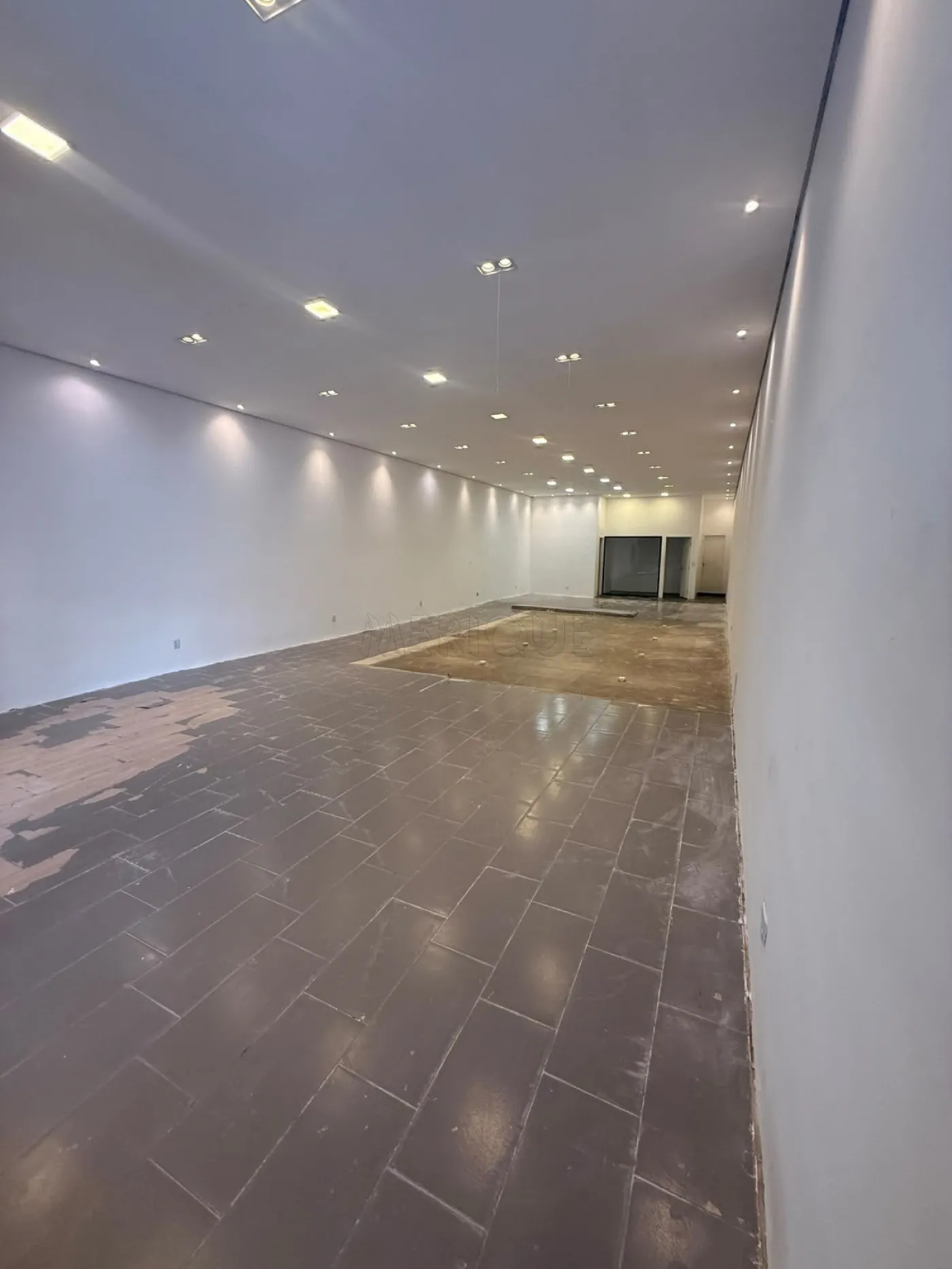 Alugar Comercial / Sal&atilde;o em S&atilde;o Paulo R$ 10.000,00 - Foto 3
