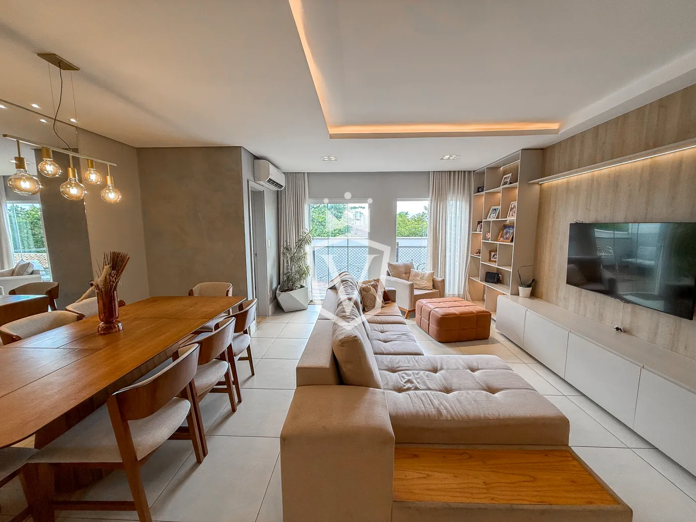 Alugar Casa / Padr&atilde;o fora condom&iacute;nio em Jundia&iacute; R$ 8.700,00 - Foto 1