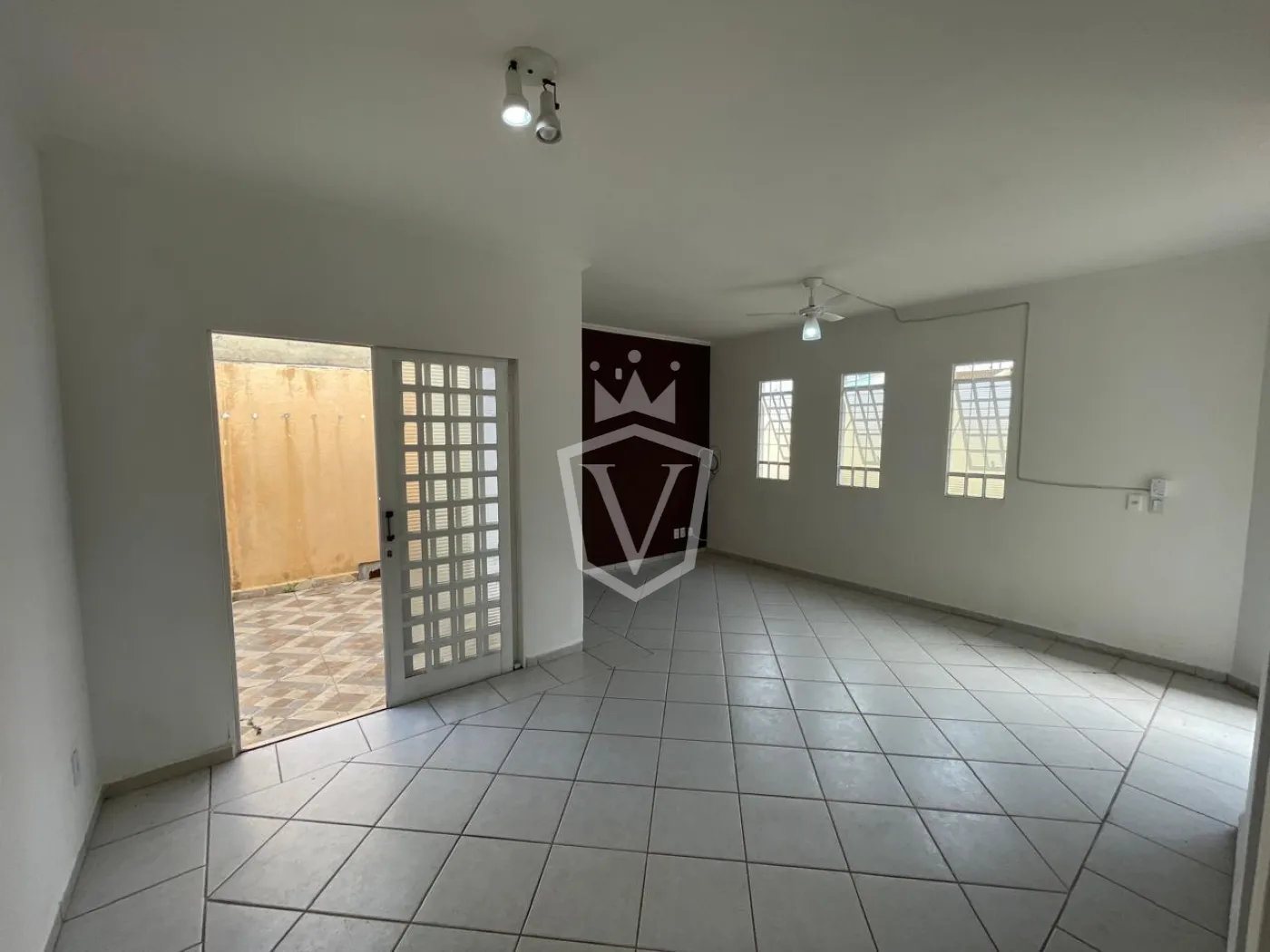 Comprar Casa / Padr&atilde;o fora condom&iacute;nio em Jundia&iacute; R$ 820.000,00 - Foto 1