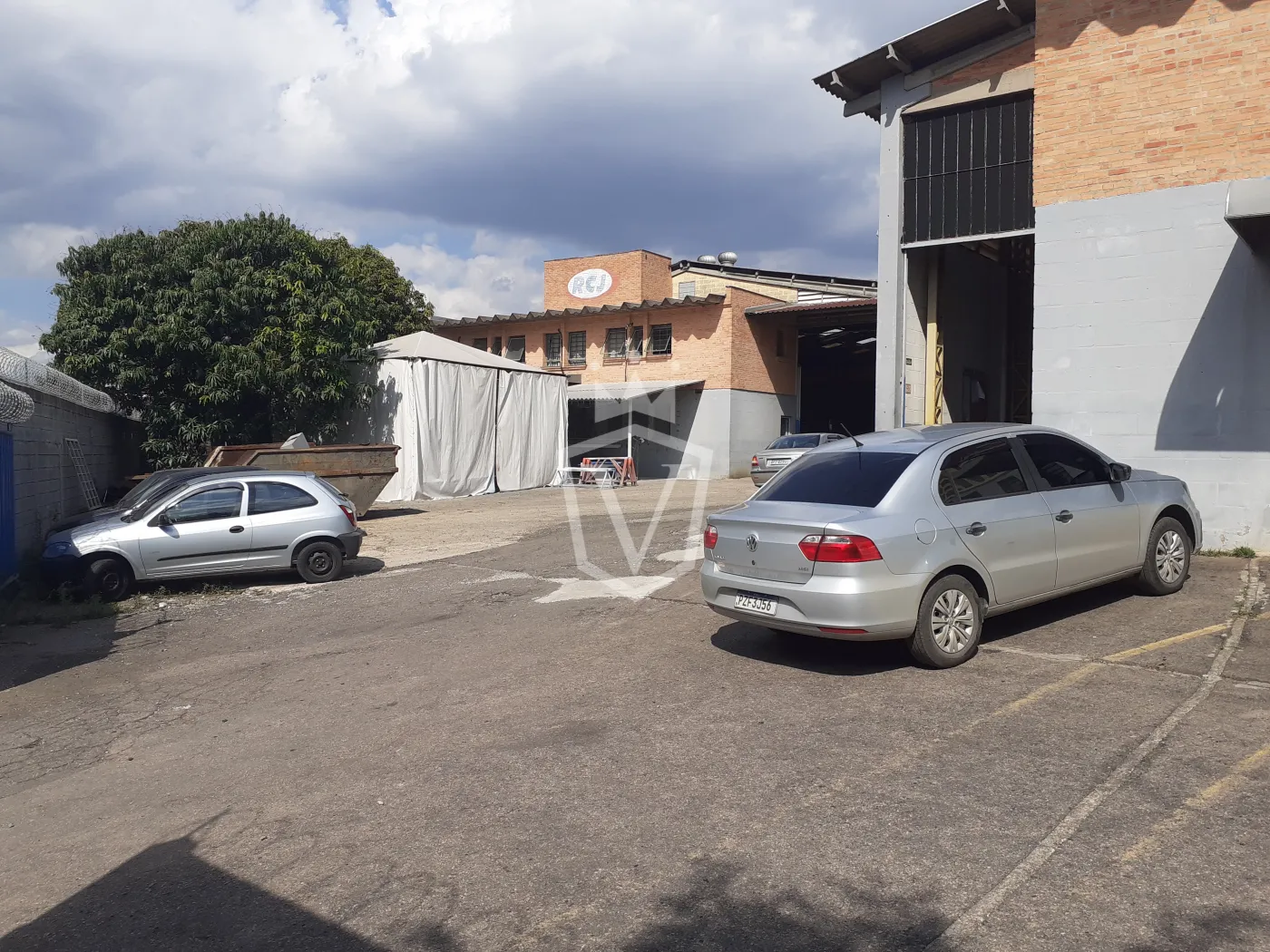 Alugar Comercial / Galp&atilde;o em V&aacute;rzea Paulista R$ 35.000,00 - Foto 9