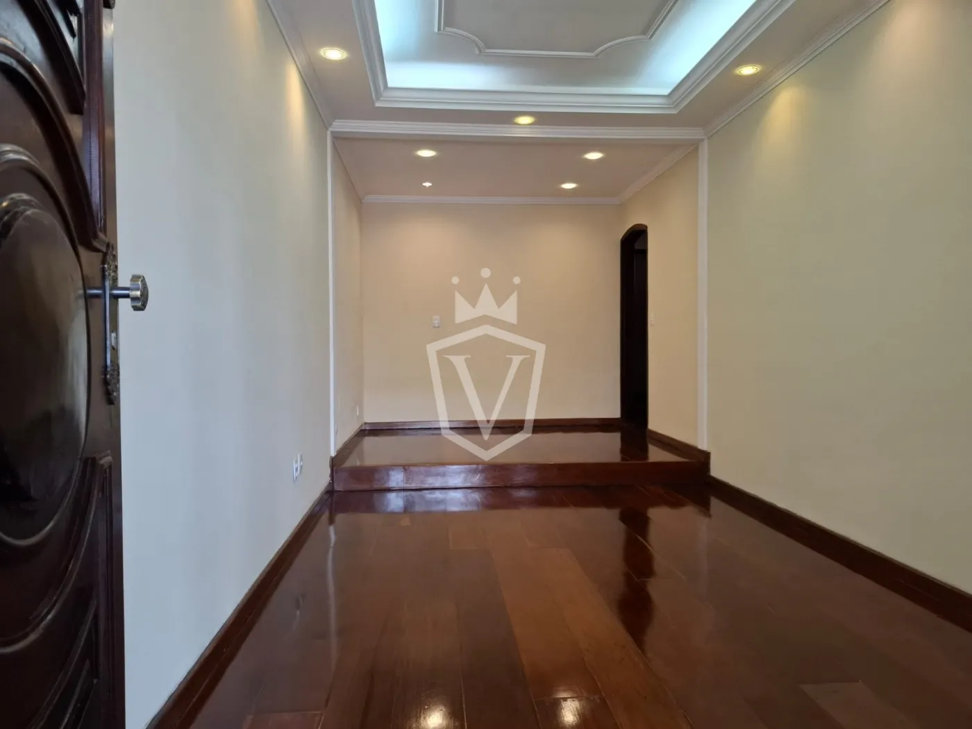 Comprar Casa / Padr&atilde;o fora condom&iacute;nio em V&aacute;rzea Paulista R$ 690.000,00 - Foto 3