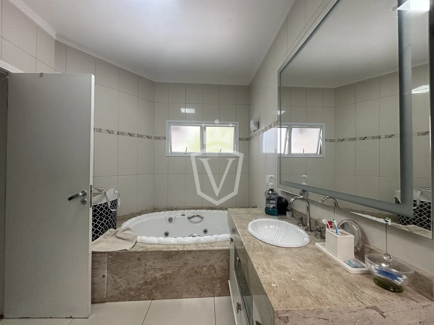 Comprar Casa / Padr&atilde;o fora condom&iacute;nio em Jundia&iacute; R$ 1.650.000,00 - Foto 18