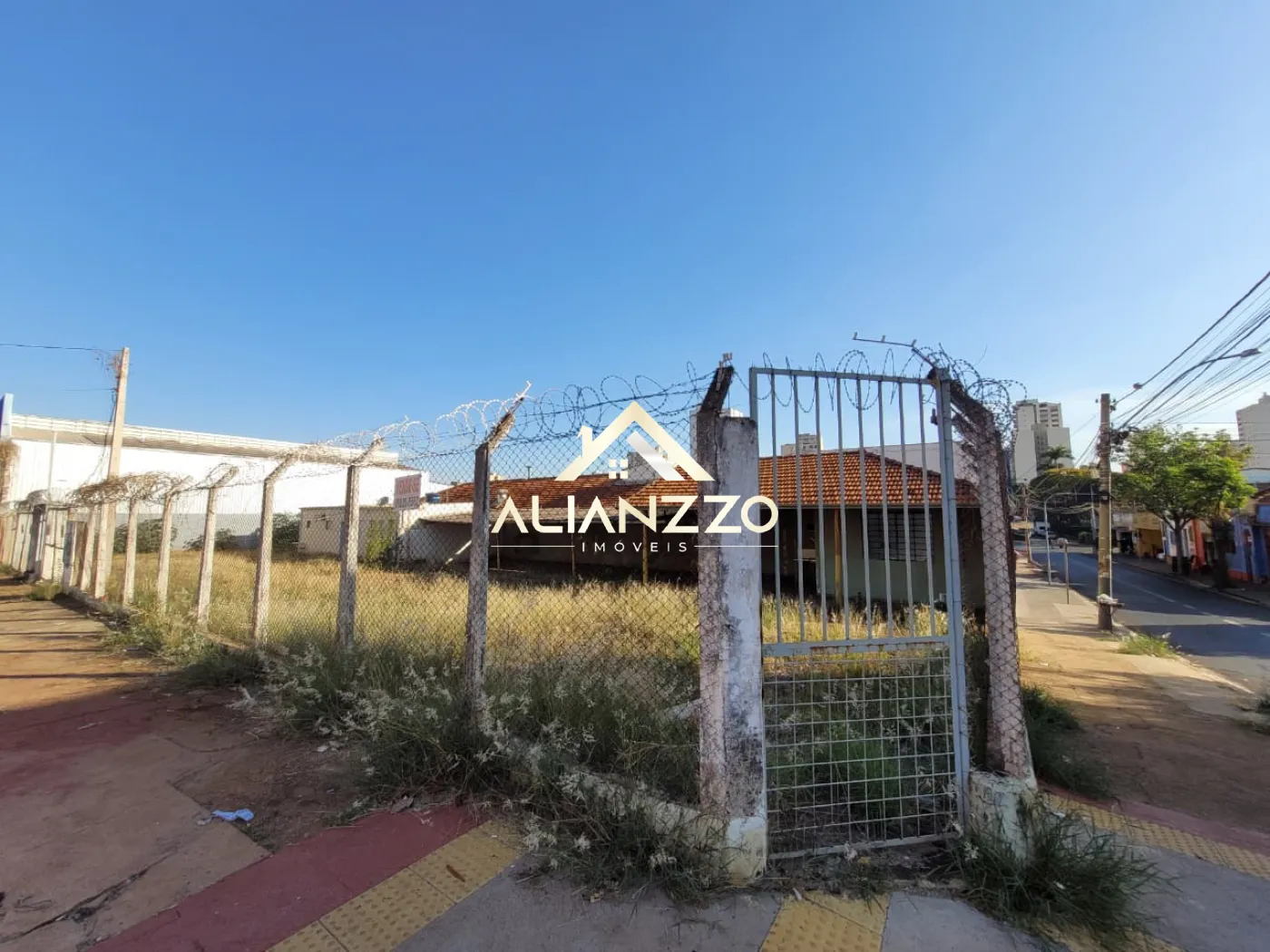 Alugar Terreno / Padr&atilde;o em Ribeir&atilde;o Preto R$ 6.000,00 - Foto 1