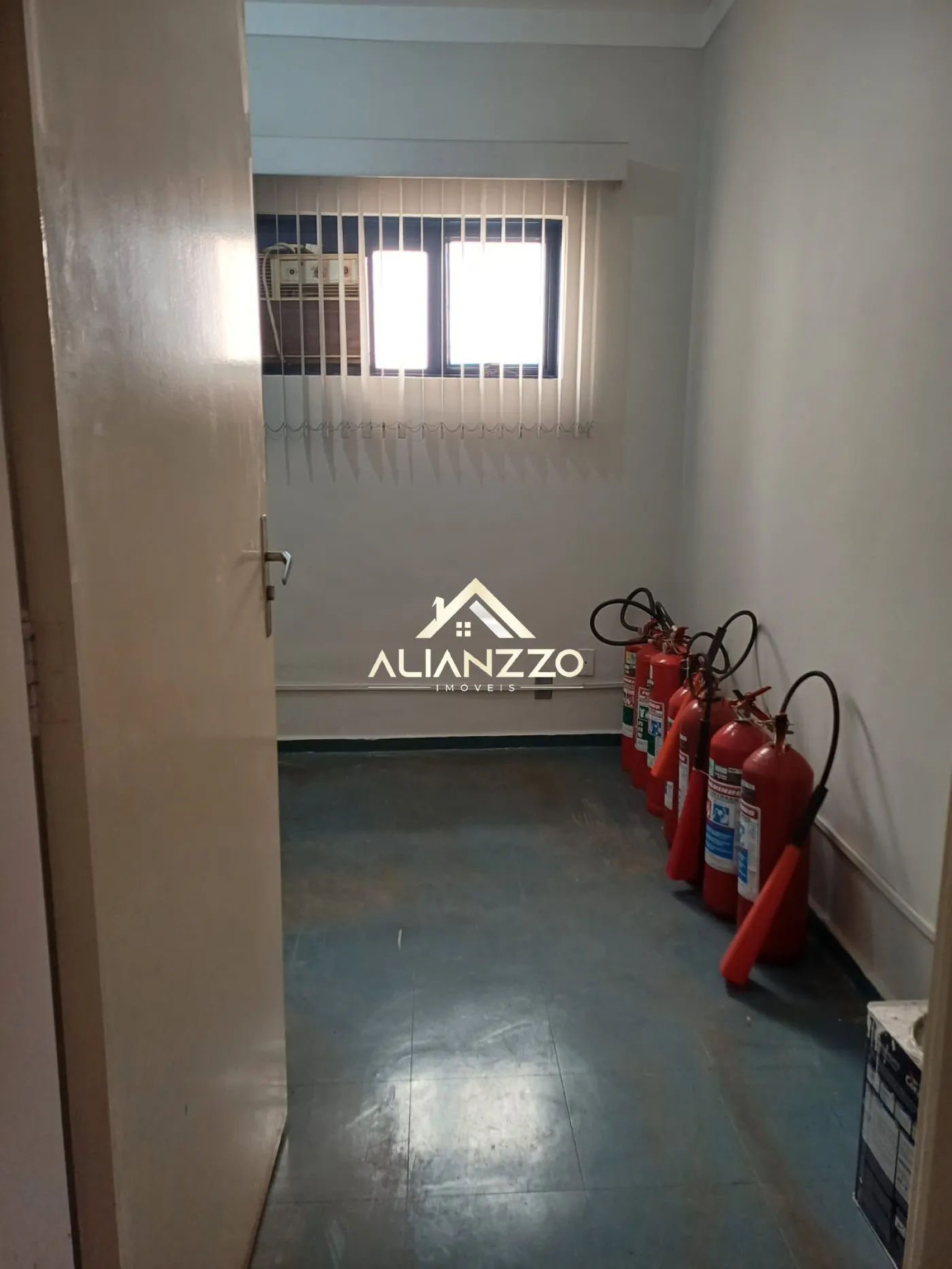 Alugar Comercial padr&atilde;o / Galp&atilde;o - Armaz&eacute;m em Ribeir&atilde;o Preto R$ 2.500,00 - Foto 31