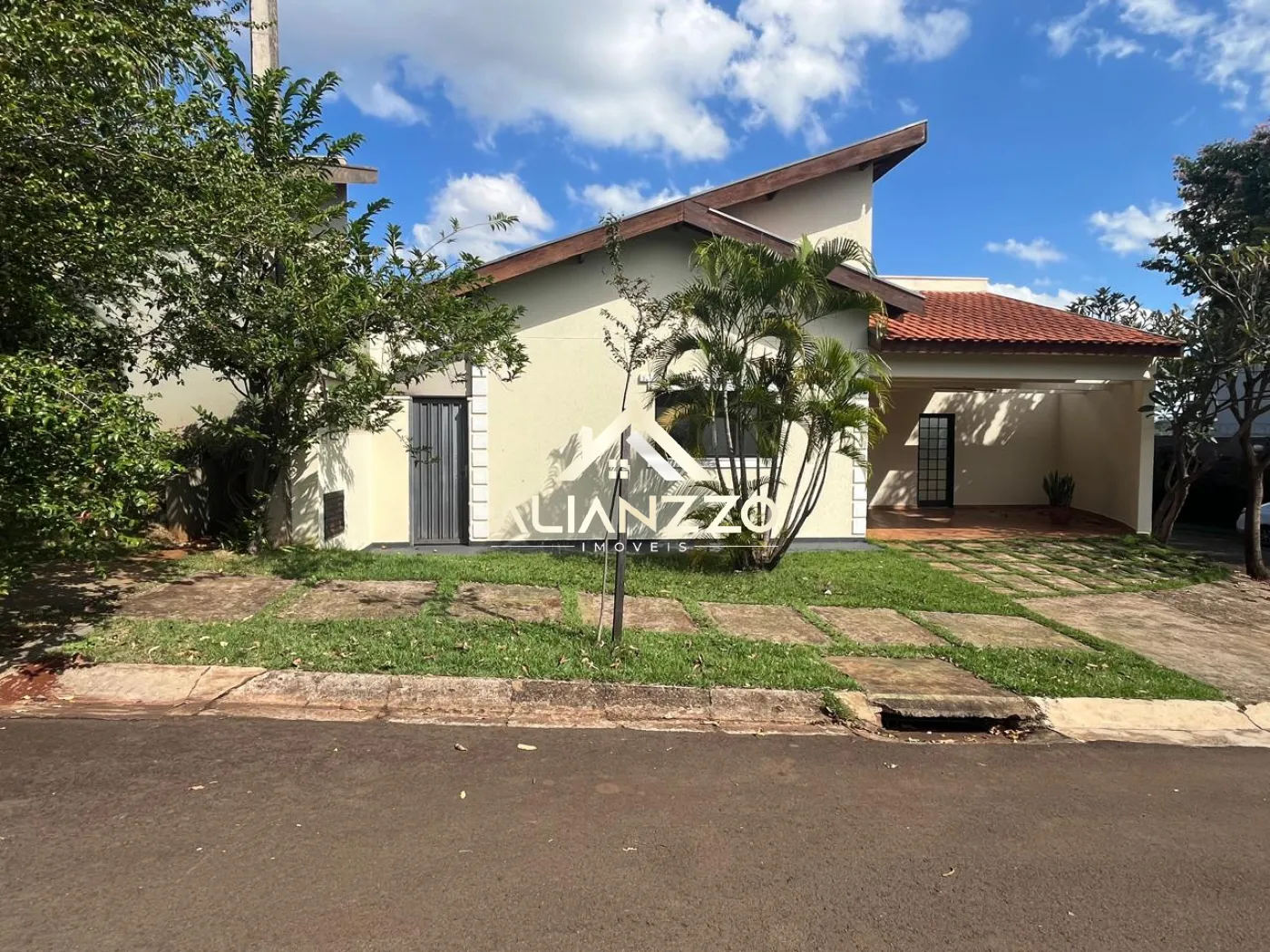 Alugar Casa Condom&iacute;nio / Padr&atilde;o em Bonfim Paulista (Ribeir&atilde;o Preto) R$ 4.500,00 - Foto 1