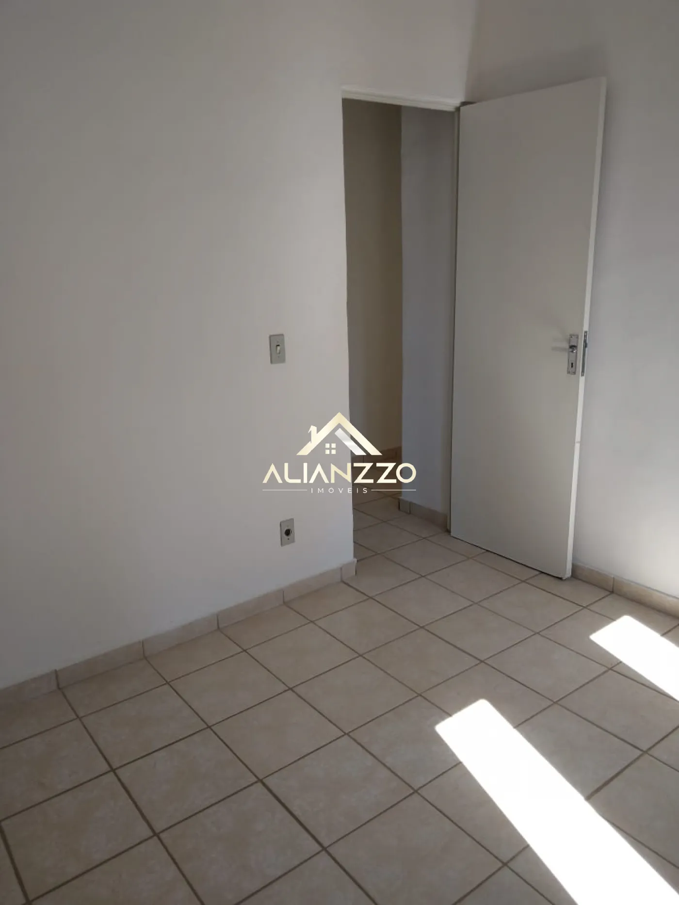 Alugar Apartamento / Padr&atilde;o em Ribeir&atilde;o Preto R$ 1.050,00 - Foto 15