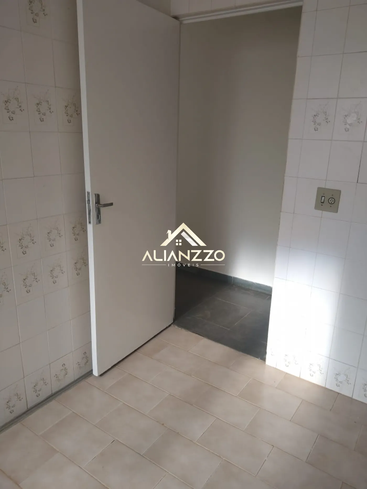 Alugar Apartamento / Padr&atilde;o em Ribeir&atilde;o Preto R$ 1.300,00 - Foto 5