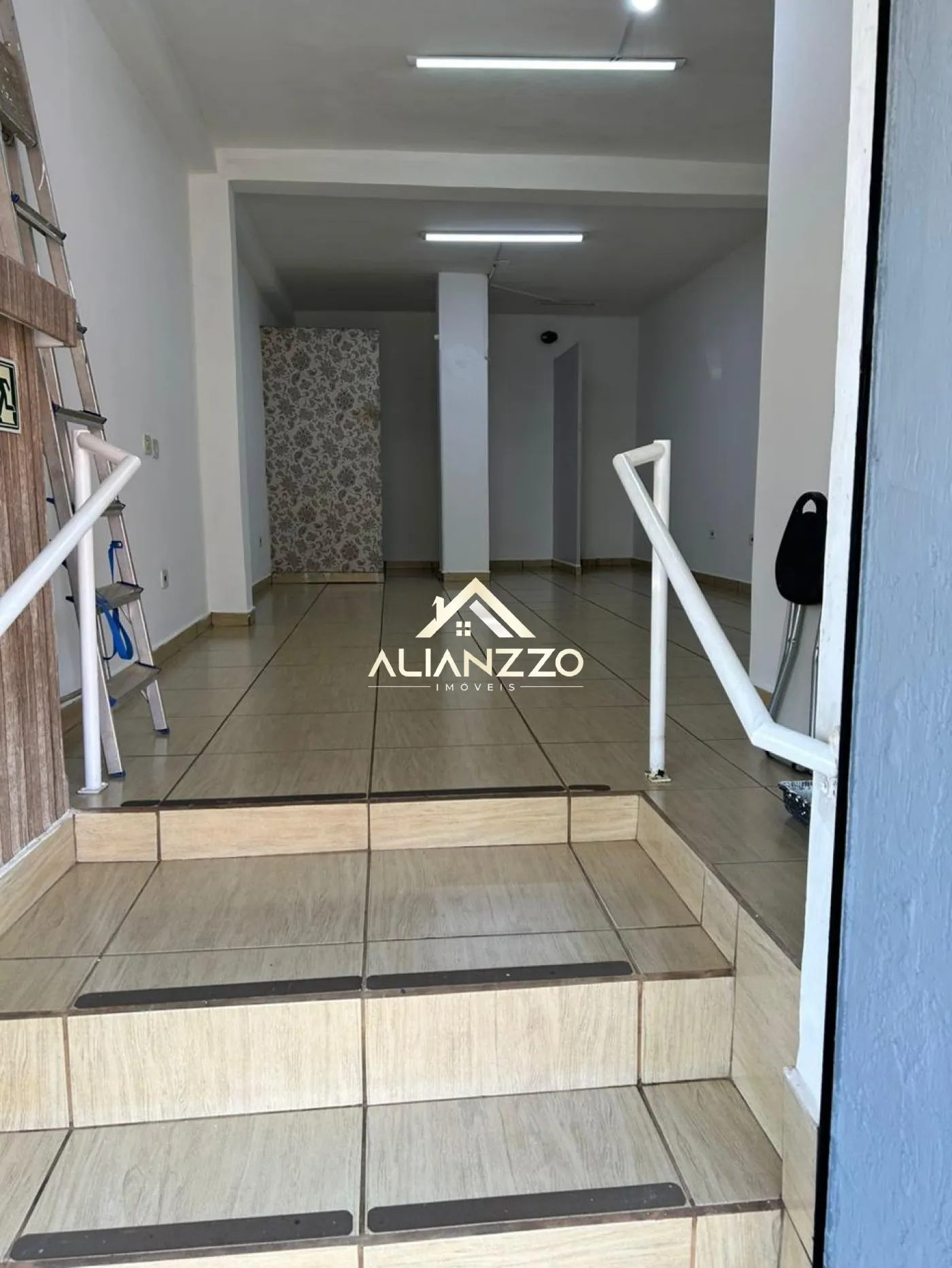Alugar Comercial padr&atilde;o / Sal&atilde;o Comercial em Ribeir&atilde;o Preto R$ 2.500,00 - Foto 4