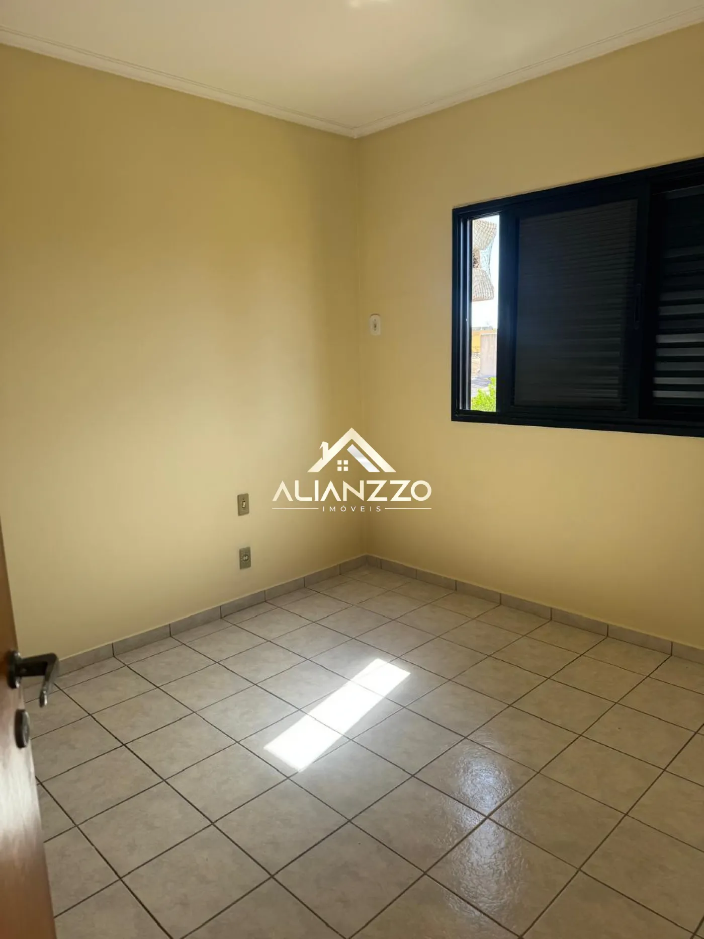 Alugar Apartamento / Padr&atilde;o em Ribeir&atilde;o Preto R$ 1.400,00 - Foto 3