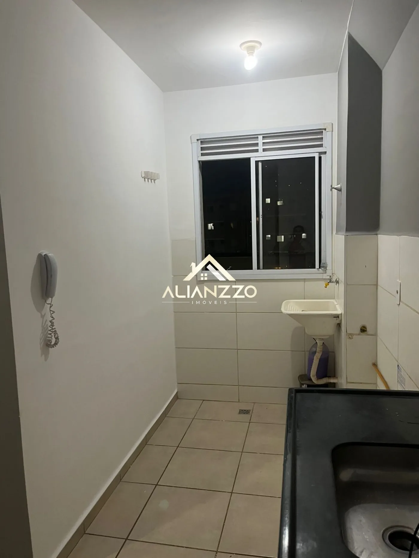 Alugar Apartamento / Padr&atilde;o em Ribeir&atilde;o Preto R$ 800,00 - Foto 5