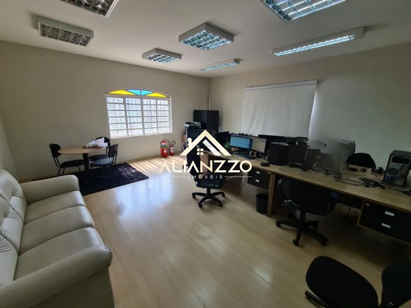 Alugar Comercial padr&atilde;o / Ponto Comercial em Ribeir&atilde;o Preto R$ 4.000,00 - Foto 1