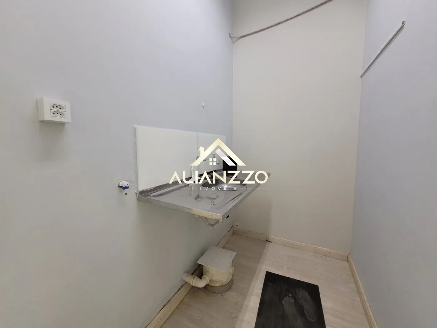 Alugar Comercial padr&atilde;o / Sal&atilde;o Comercial em Ribeir&atilde;o Preto R$ 1.400,00 - Foto 6