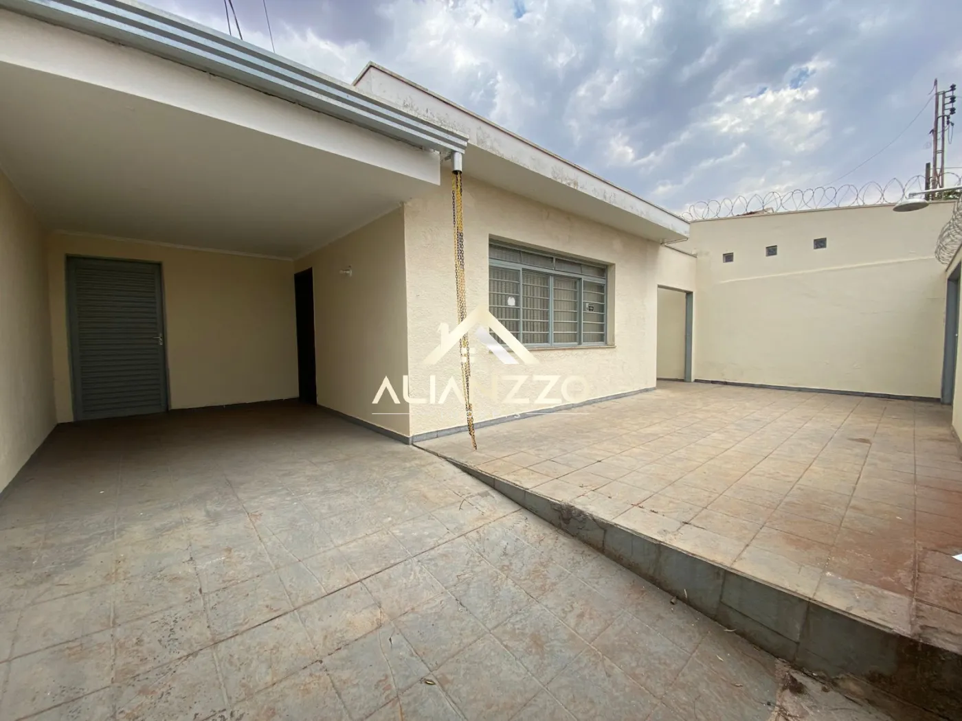 Alugar Casa / Padr&atilde;o em Ribeir&atilde;o Preto R$ 2.100,00 - Foto 2