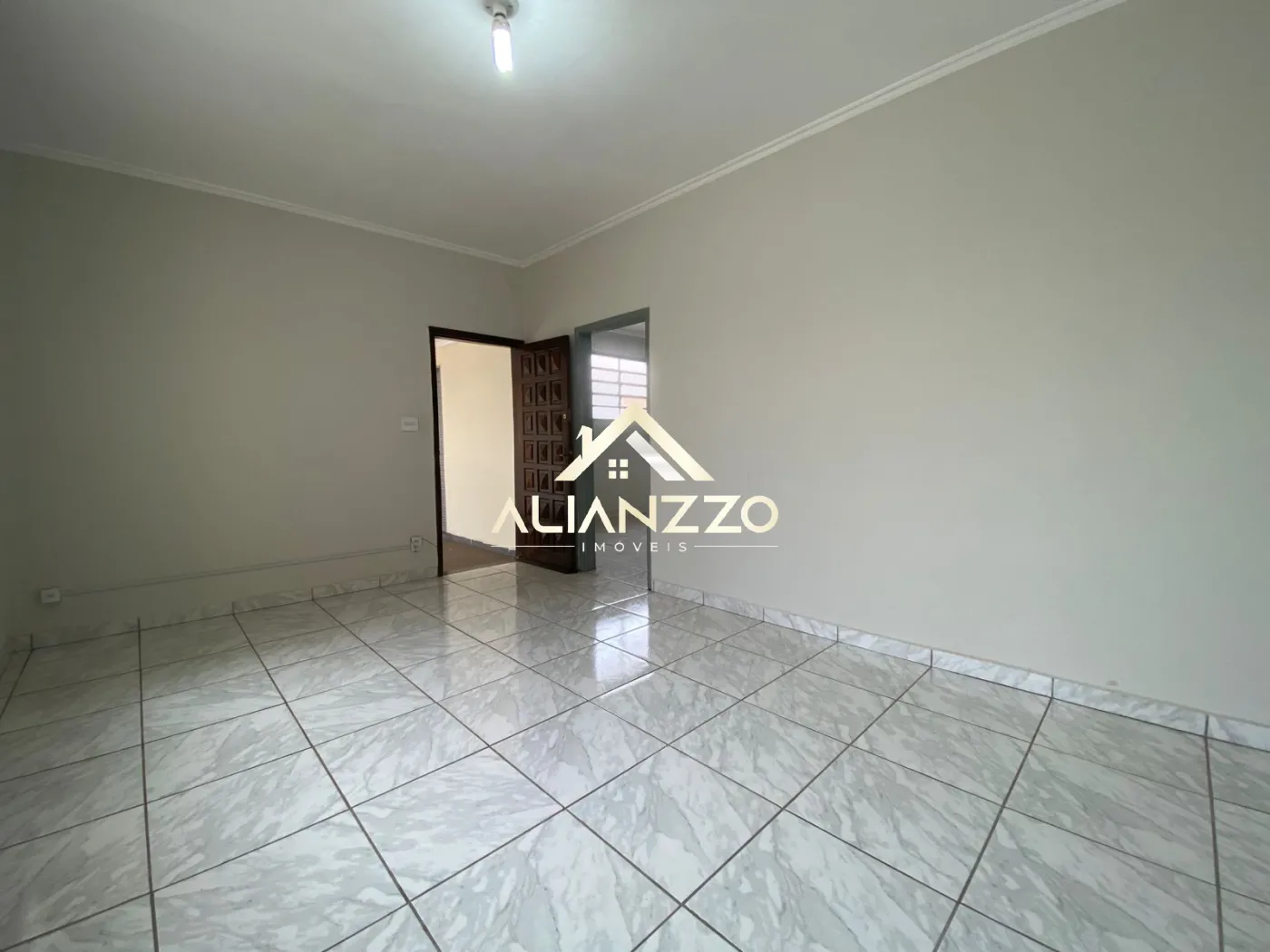 Alugar Casa / Padr&atilde;o em Ribeir&atilde;o Preto R$ 2.100,00 - Foto 3