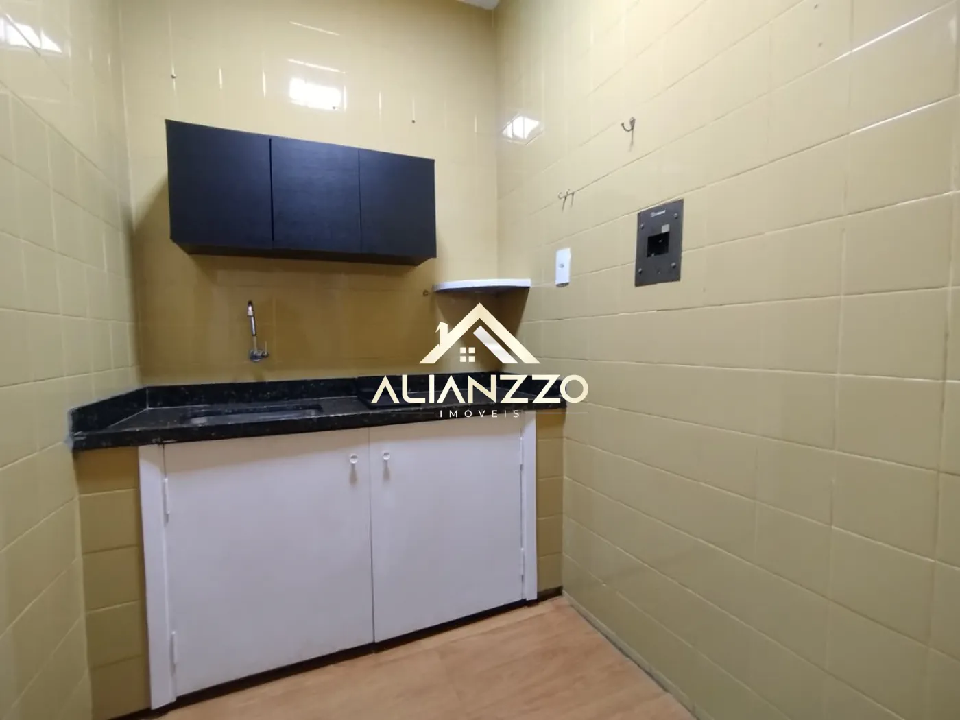 Alugar Apartamento / Padr&atilde;o em Ribeir&atilde;o Preto R$ 990,00 - Foto 4