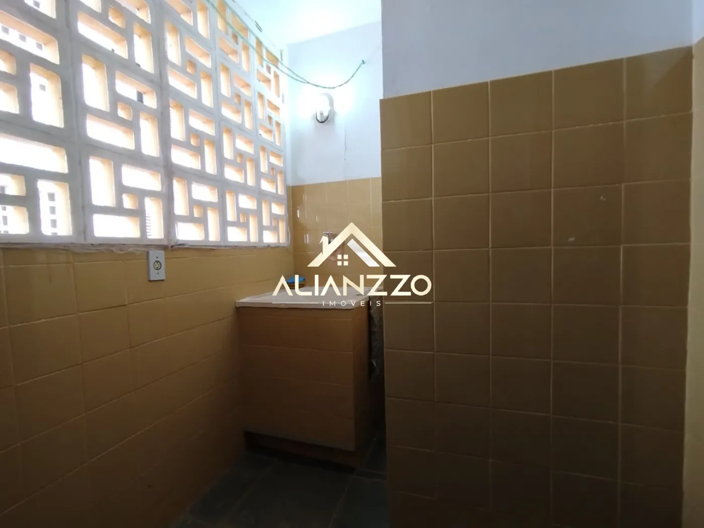 Alugar Apartamento / Padr&atilde;o em Ribeir&atilde;o Preto R$ 990,00 - Foto 5