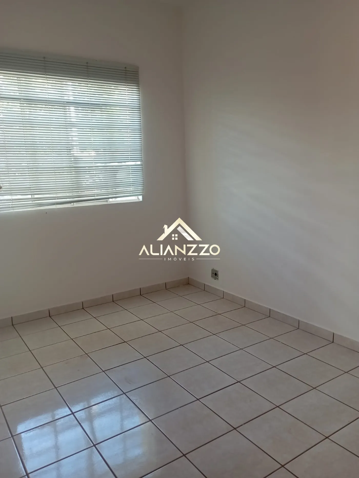 Alugar Comercial padr&atilde;o / Casa Comercial em Ribeir&atilde;o Preto R$ 2.000,00 - Foto 3