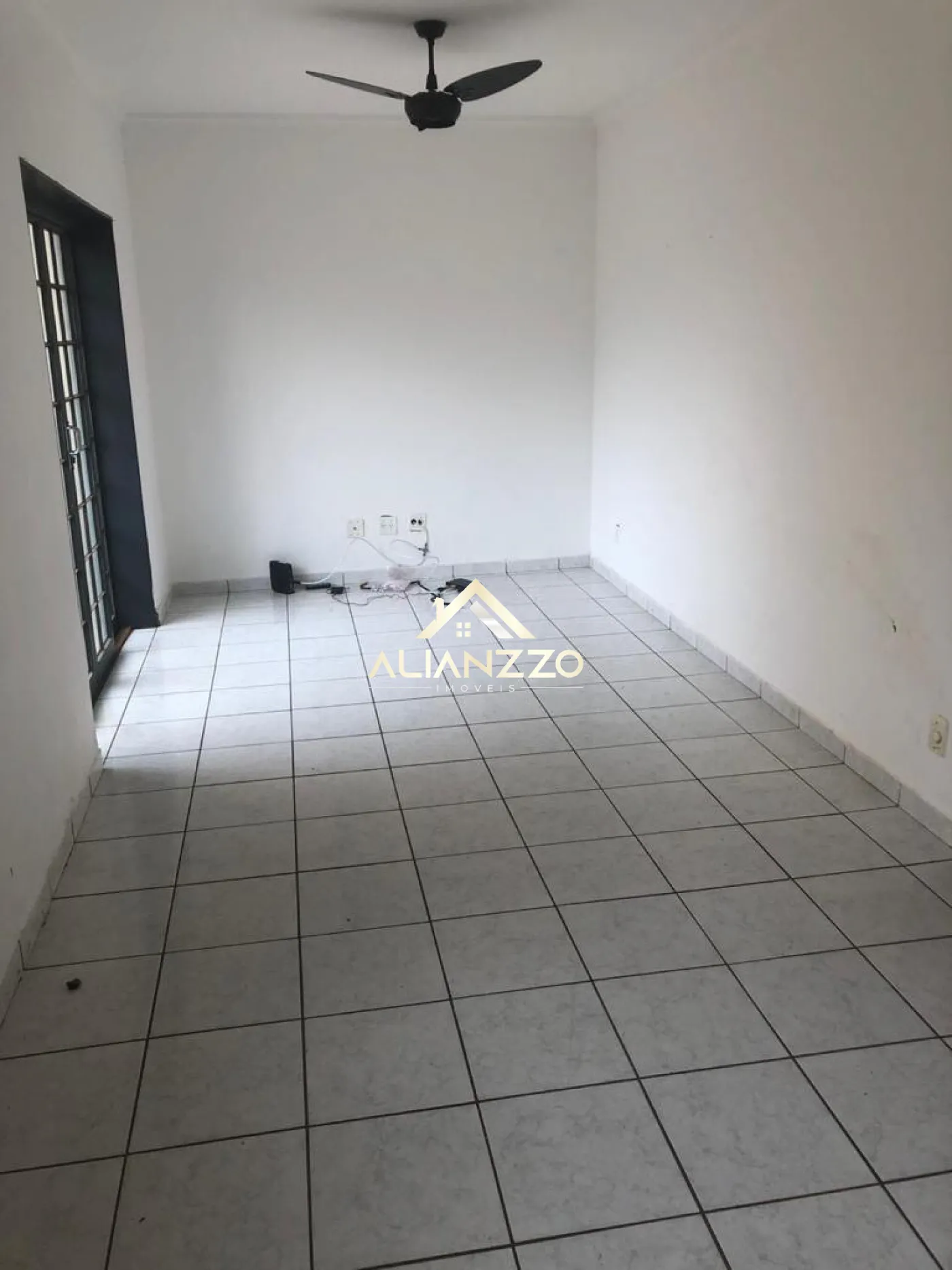 Alugar Apartamento / Padr&atilde;o em Ribeir&atilde;o Preto R$ 1.200,00 - Foto 1