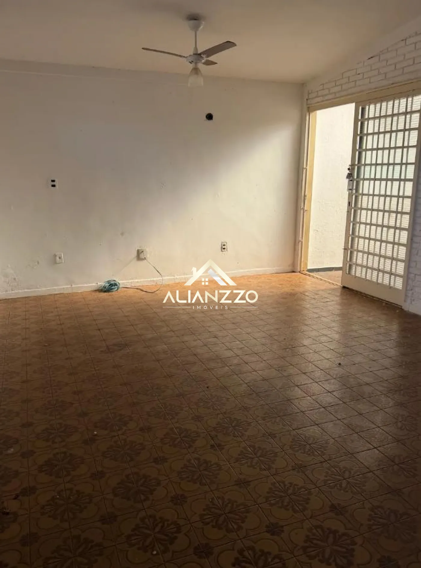 Comprar Comercial padr&atilde;o / Casa Comercial em Ribeir&atilde;o Preto R$ 550.000,00 - Foto 1