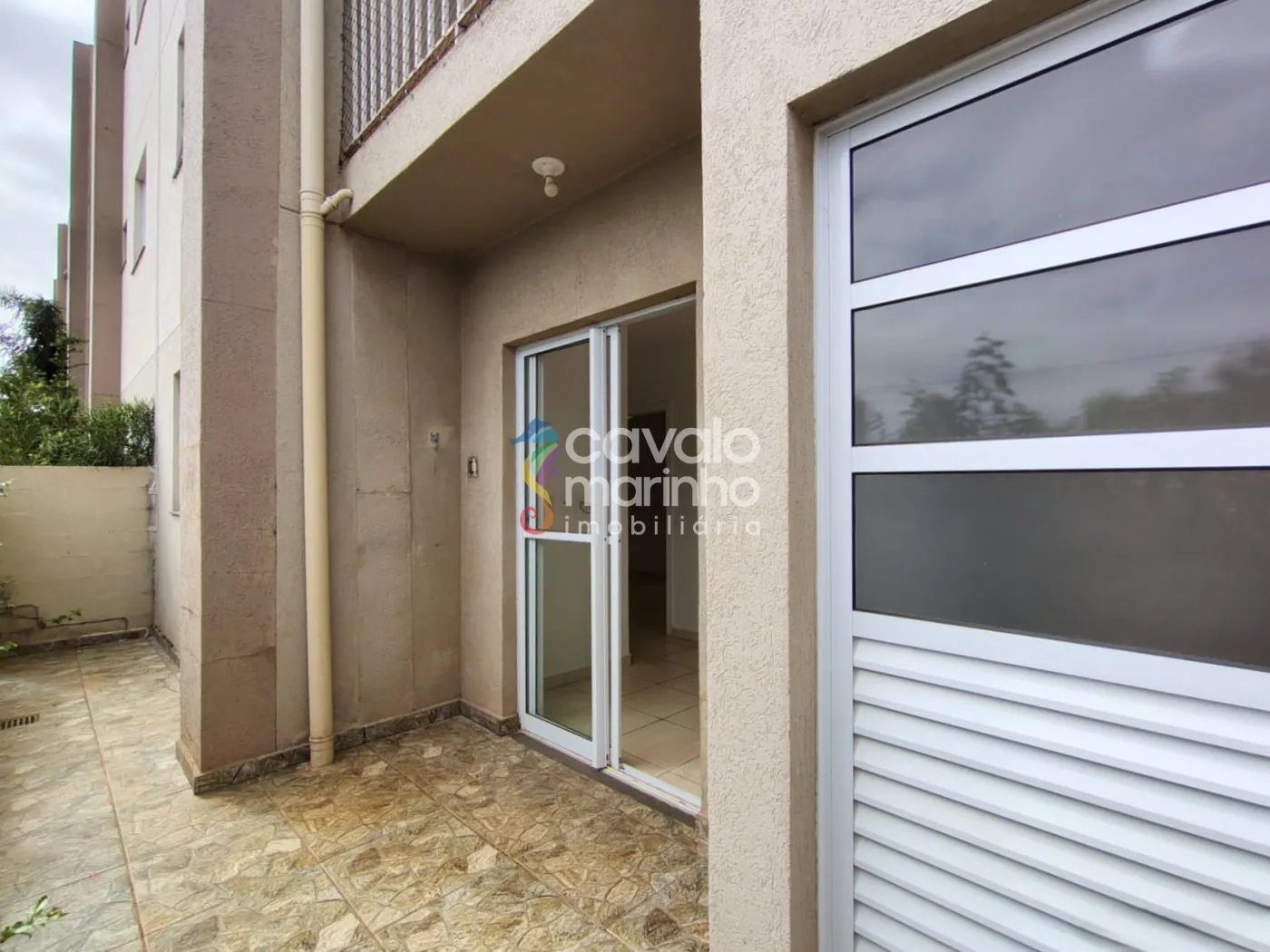 Alugar Apartamento / Padr&atilde;o em Ribeir&atilde;o Preto R$ 1.300,00 - Foto 3