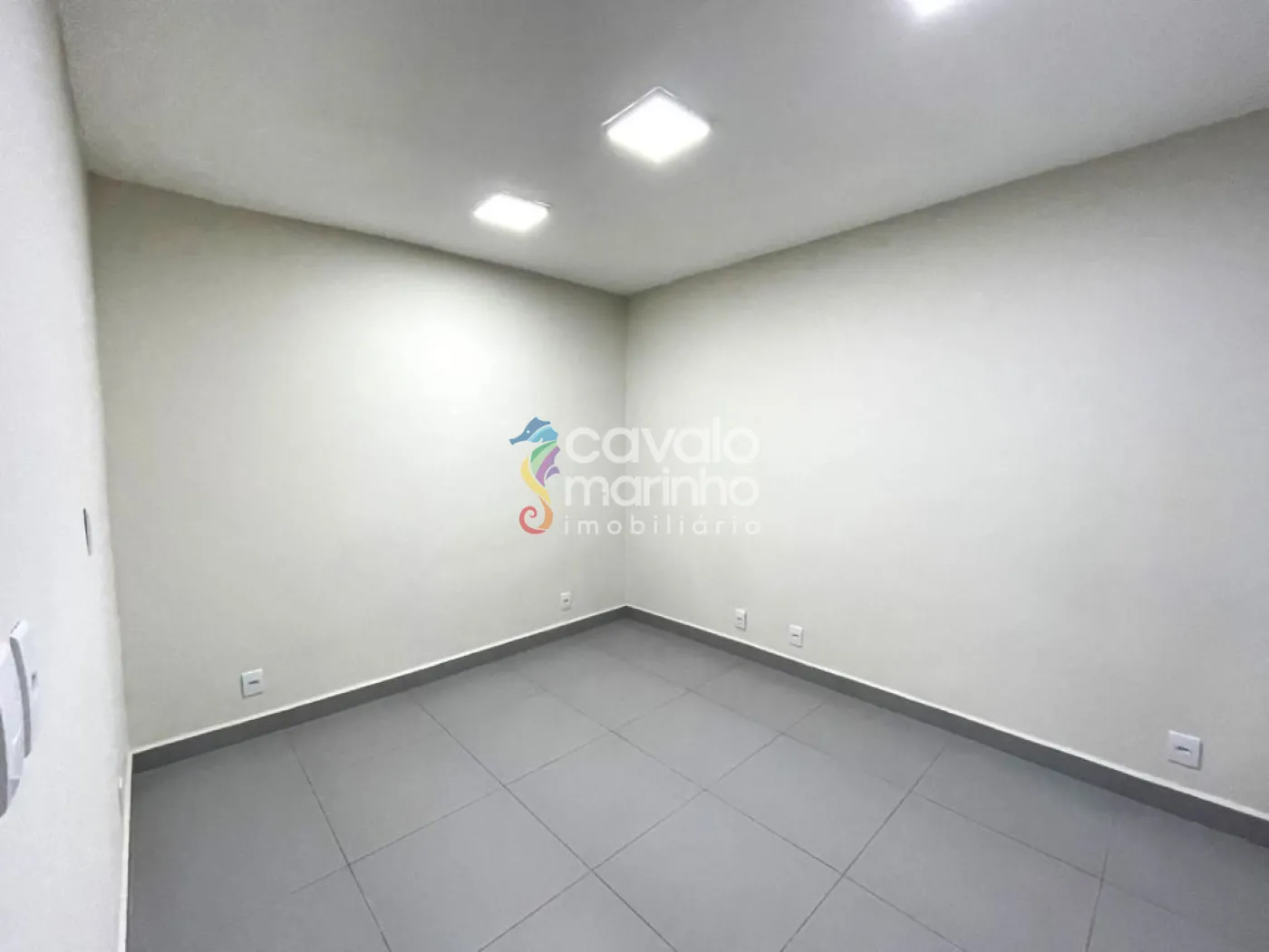 Alugar Comercial / Sala em Ribeir&atilde;o Preto R$ 850,00 - Foto 2
