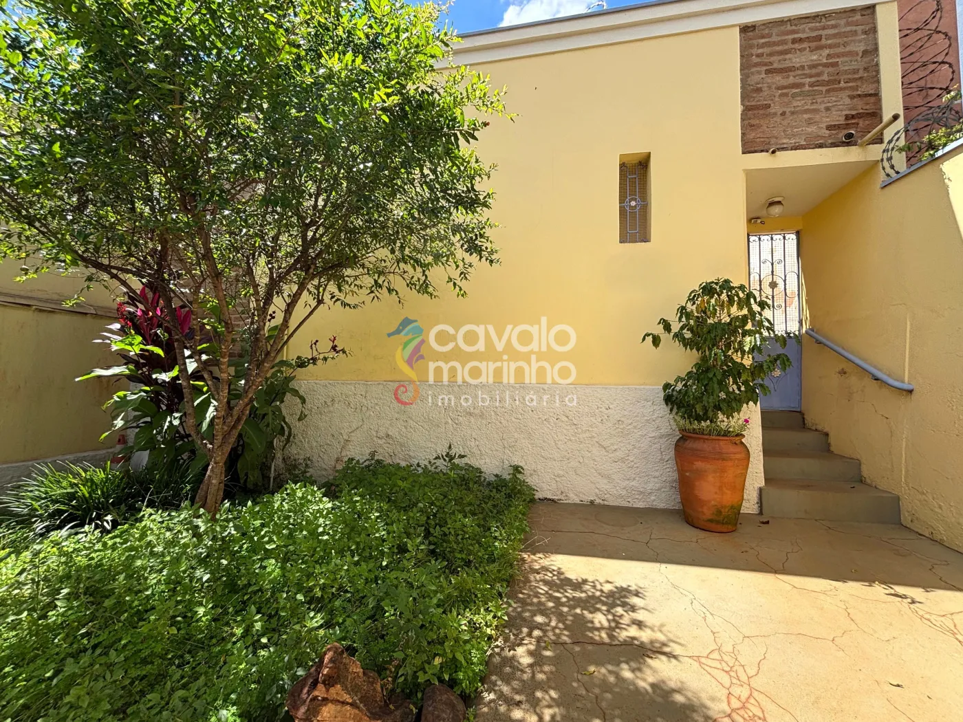 Alugar Casa / Casa em Ribeir&atilde;o Preto R$ 2.100,00 - Foto 1