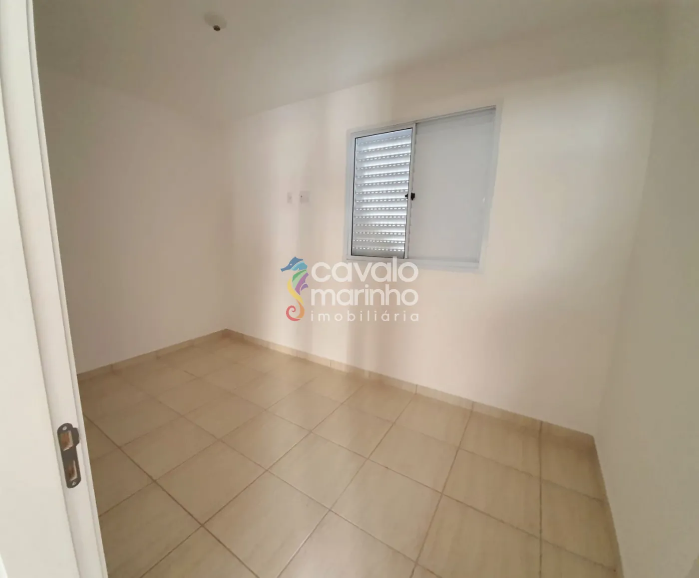Alugar Apartamento / Padr&atilde;o em Ribeir&atilde;o Preto R$ 1.100,00 - Foto 2