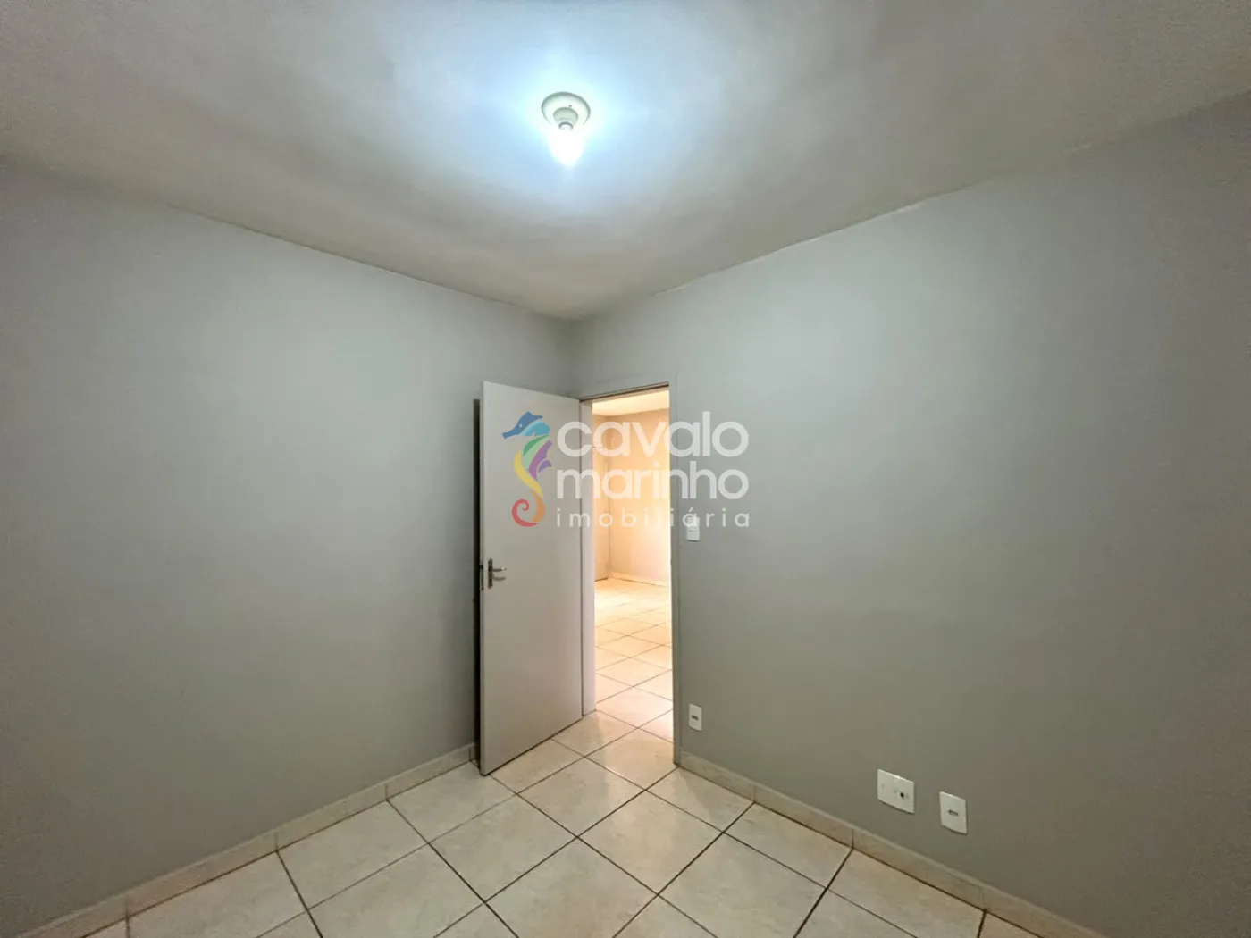 Alugar Apartamento / Padr&atilde;o em Ribeir&atilde;o Preto R$ 1.100,00 - Foto 3