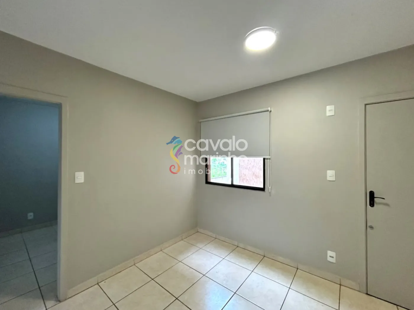 Alugar Apartamento / Padr&atilde;o em Ribeir&atilde;o Preto R$ 1.100,00 - Foto 2