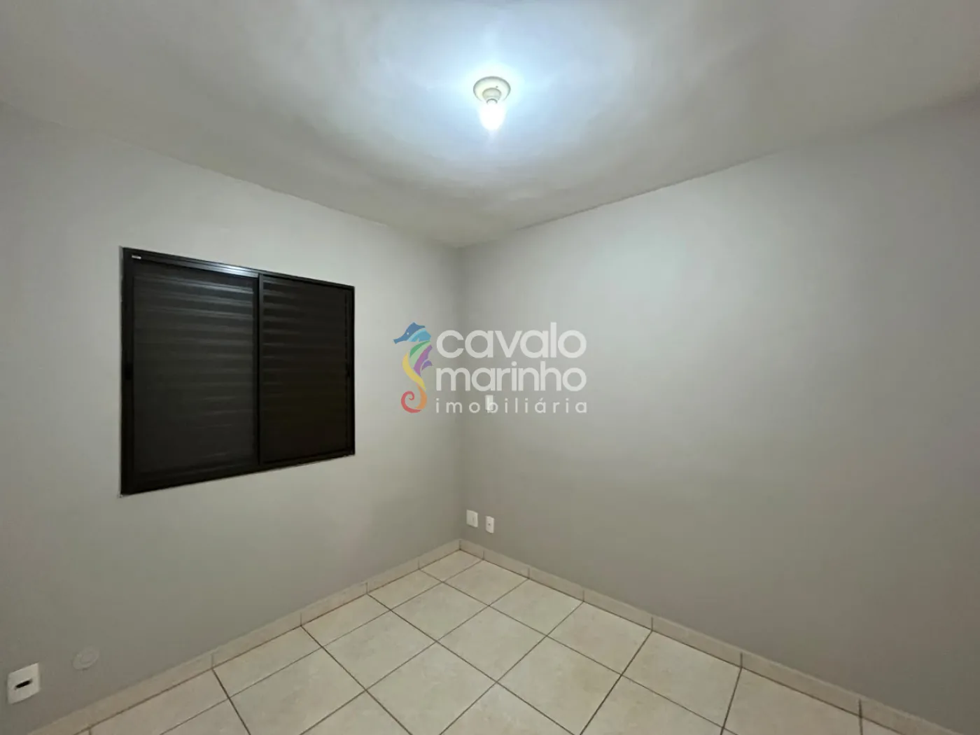 Alugar Apartamento / Padr&atilde;o em Ribeir&atilde;o Preto R$ 1.100,00 - Foto 4