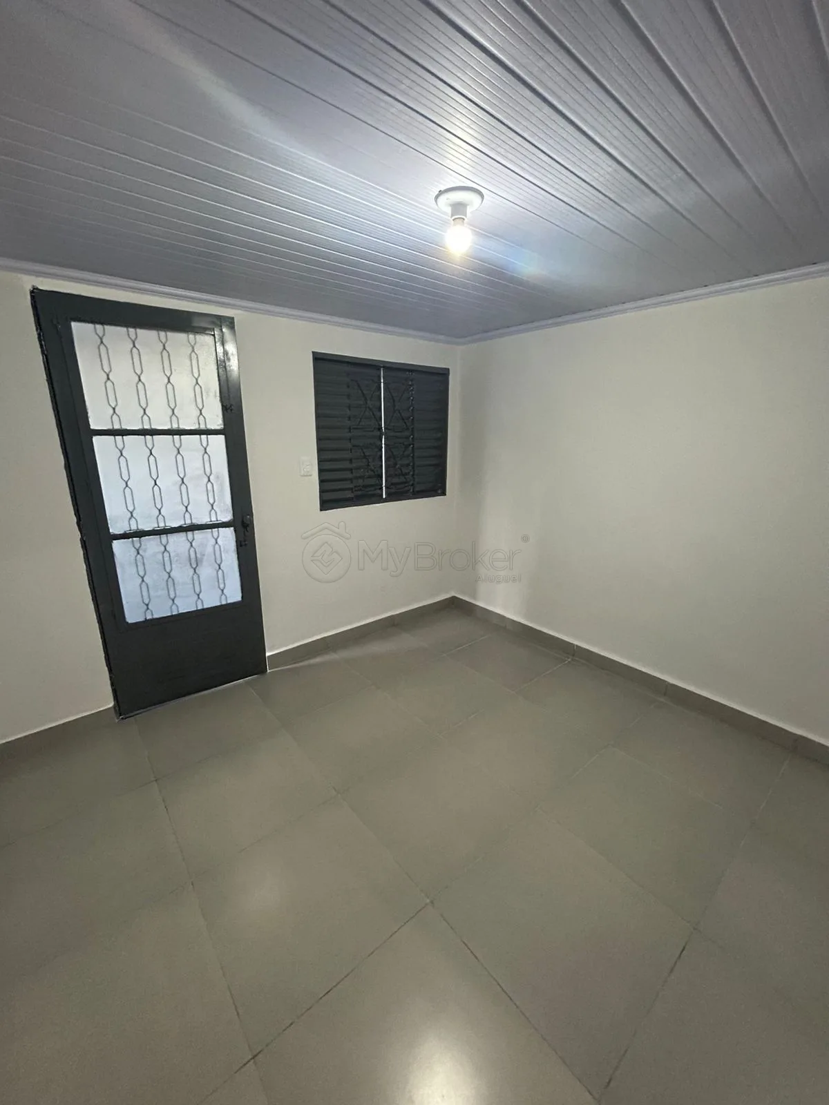 Alugar Casa / Padr&atilde;o em Goi&acirc;nia R$ 1.600,00 - Foto 7