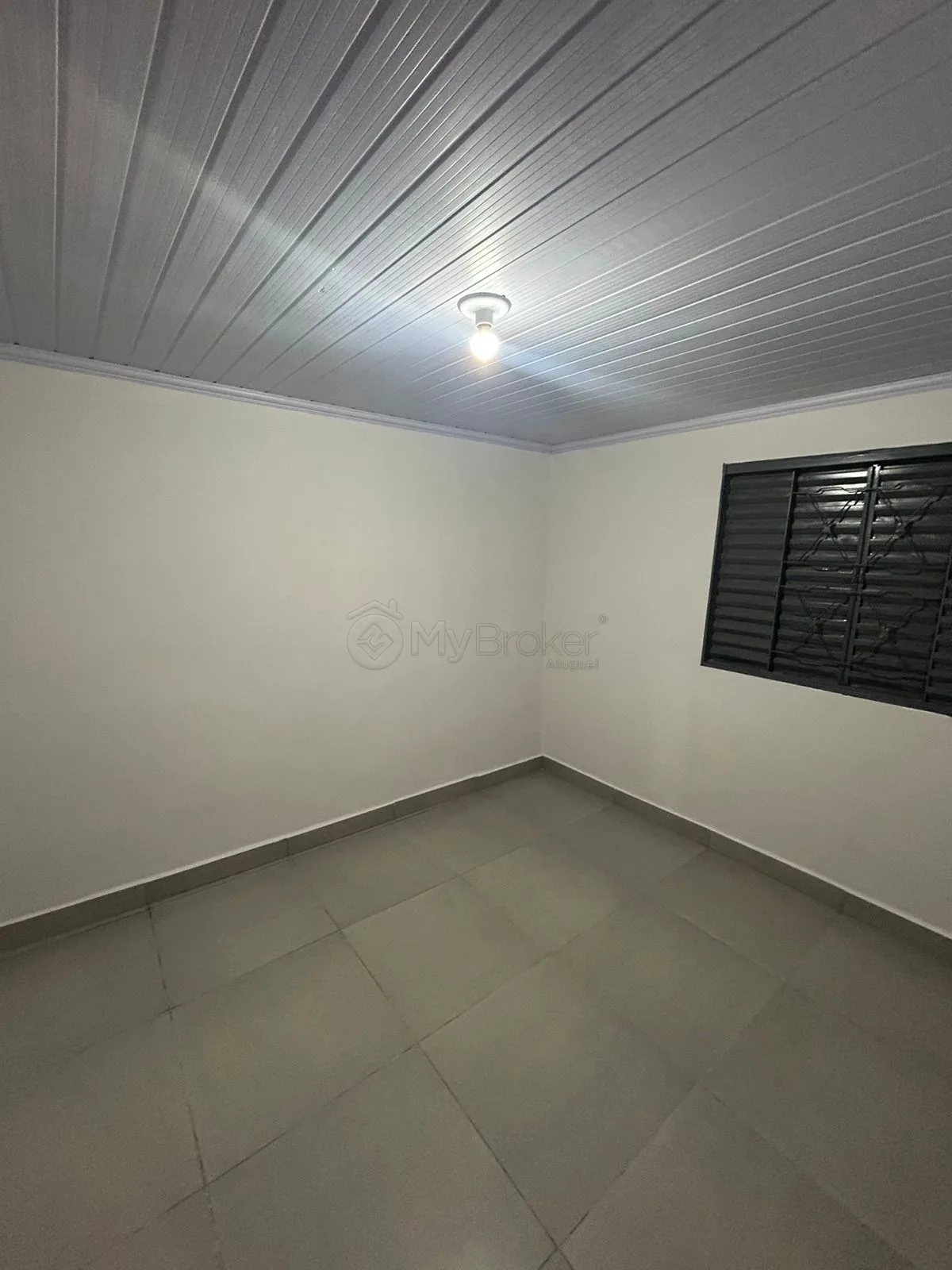 Alugar Casa / Padr&atilde;o em Goi&acirc;nia R$ 1.600,00 - Foto 8