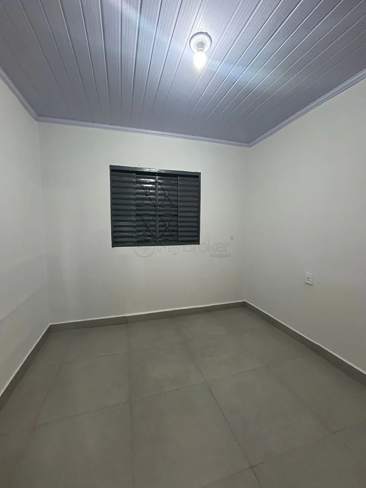 Alugar Casa / Padr&atilde;o em Goi&acirc;nia R$ 1.600,00 - Foto 10