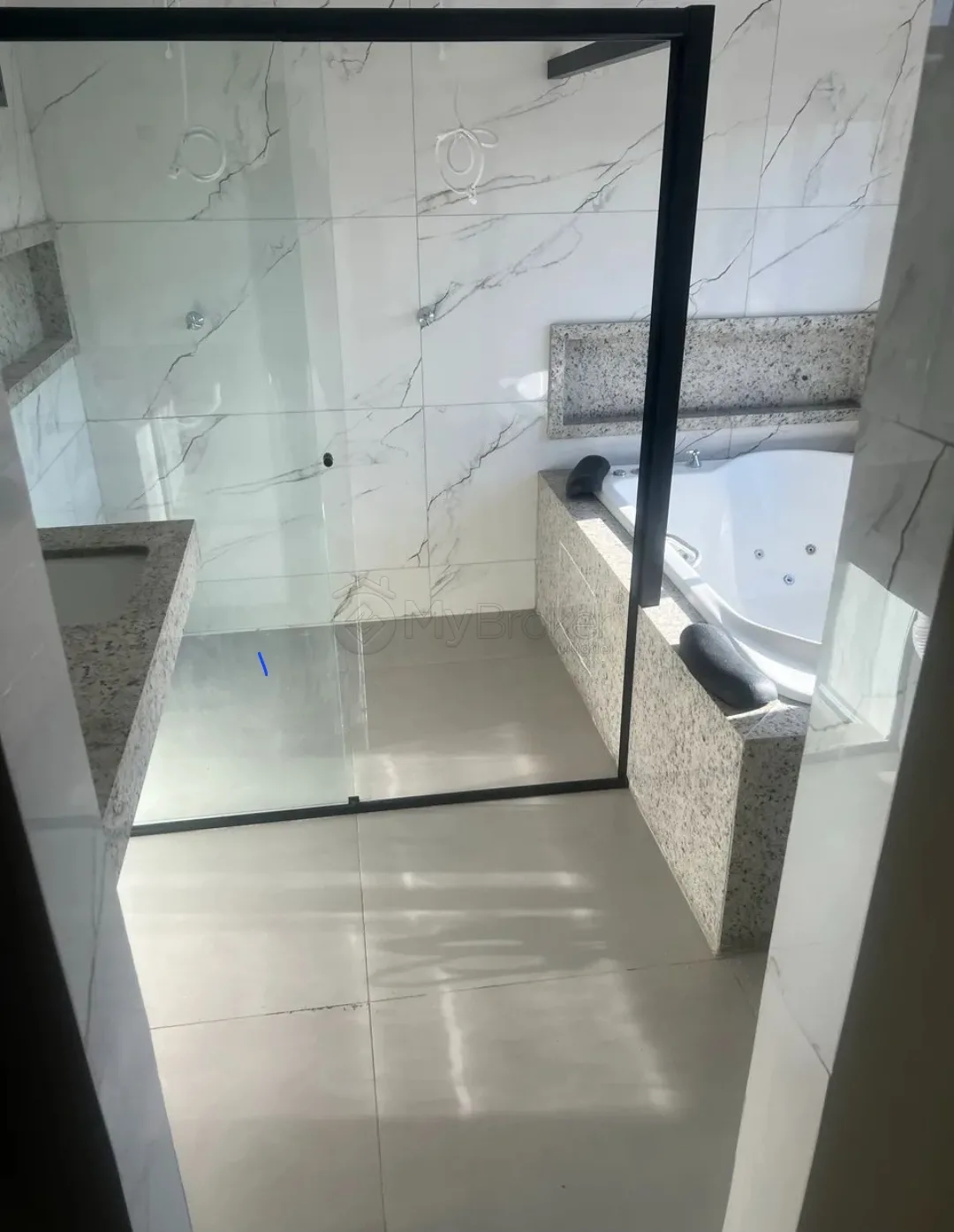 Alugar Sobrado / Em Condom&iacute;nio em Senador Canedo R$ 9.000,00 - Foto 9