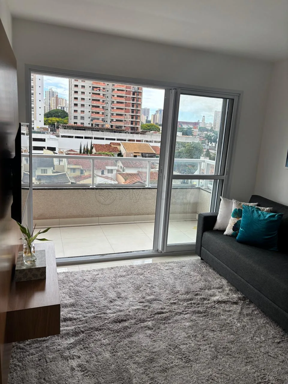 Alugar Apartamento / Padr&atilde;o em Goi&acirc;nia R$ 4.000,00 - Foto 1