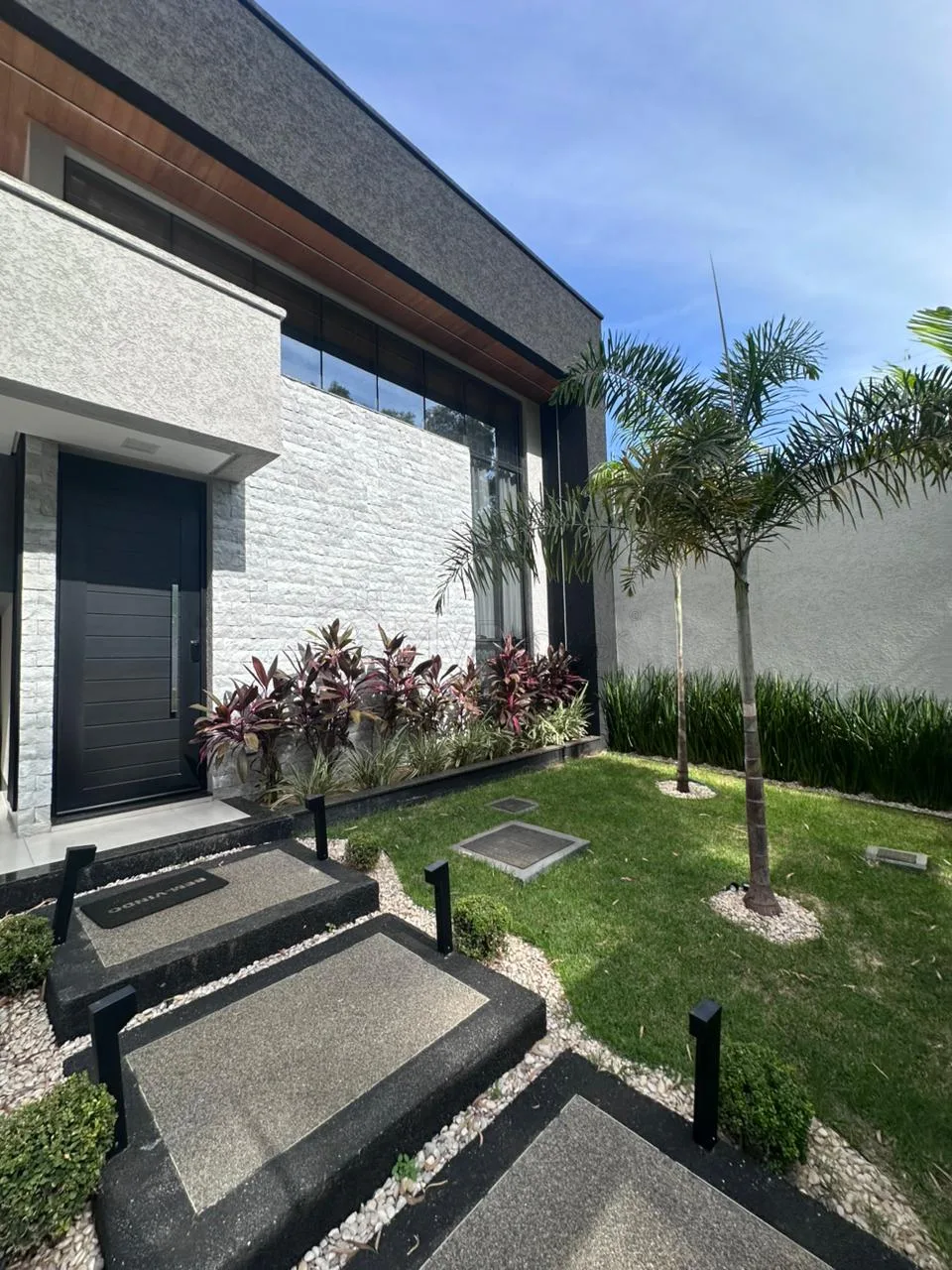 Alugar Casa / Padr&atilde;o em Goi&acirc;nia R$ 13.000,00 - Foto 2