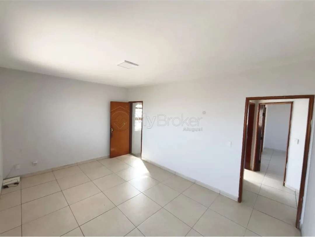 Alugar Casa / Sobrado em Goi&acirc;nia R$ 4.700,00 - Foto 3