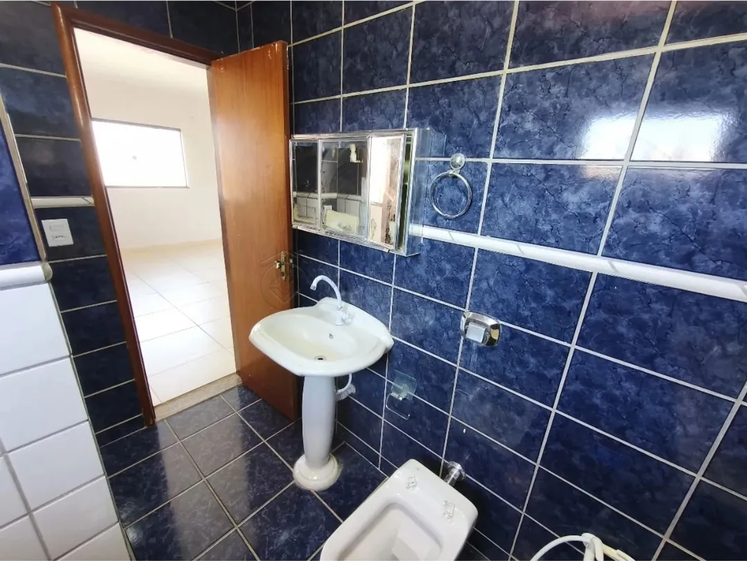 Alugar Casa / Sobrado em Goi&acirc;nia R$ 4.700,00 - Foto 6
