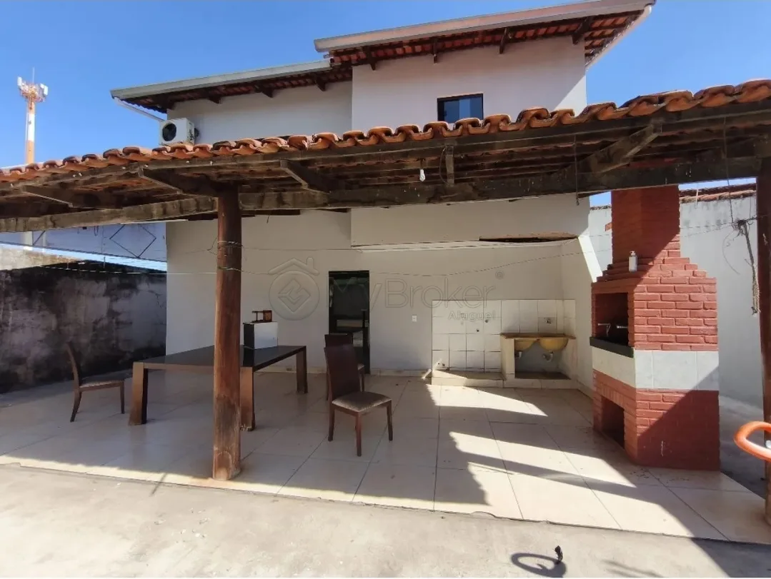 Alugar Casa / Sobrado em Goi&acirc;nia R$ 4.700,00 - Foto 1