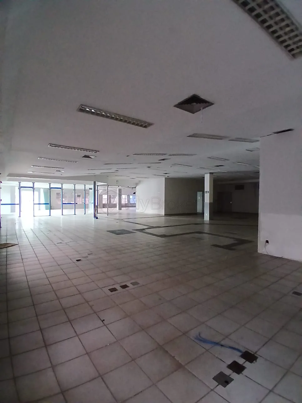 Alugar Comercial / Sala em Goi&acirc;nia R$ 55.000,00 - Foto 8
