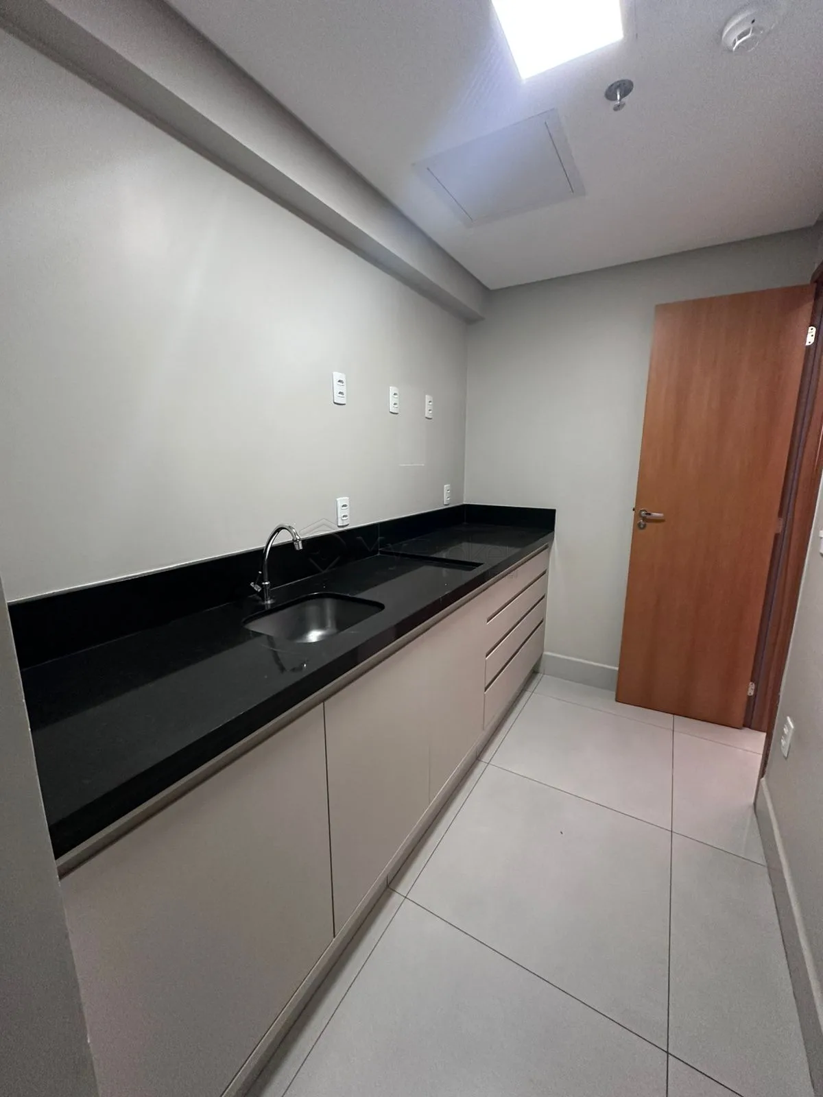 Alugar Comercial / Sala em Condom&iacute;nio em Goi&acirc;nia R$ 13.200,00 - Foto 19