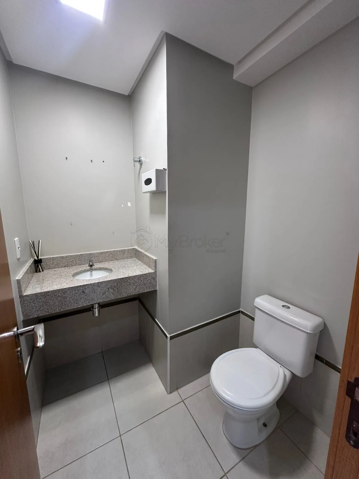 Alugar Comercial / Sala em Condom&iacute;nio em Goi&acirc;nia R$ 3.300,00 - Foto 12