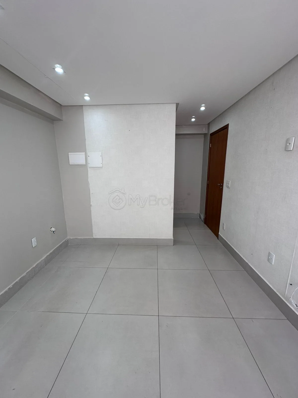 Alugar Comercial / Sala em Condom&iacute;nio em Goi&acirc;nia R$ 3.300,00 - Foto 3