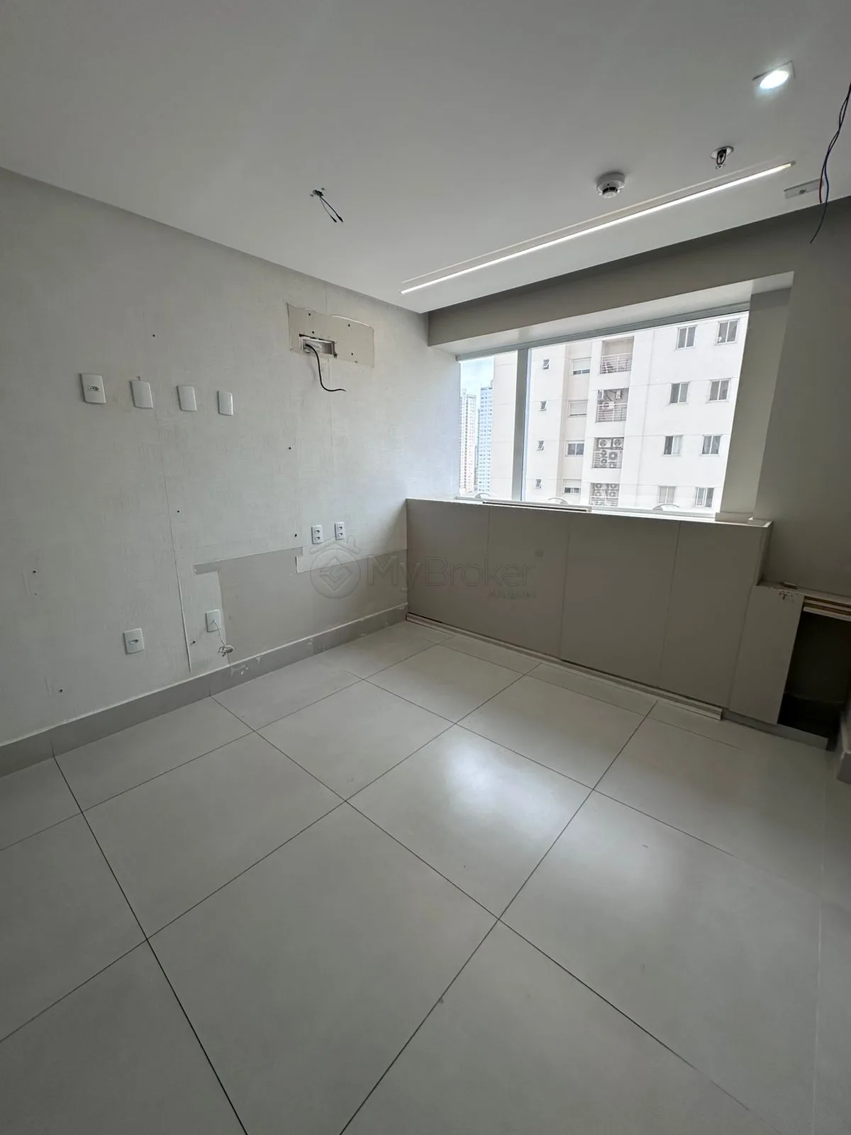 Alugar Comercial / Sala em Condom&iacute;nio em Goi&acirc;nia R$ 3.300,00 - Foto 1